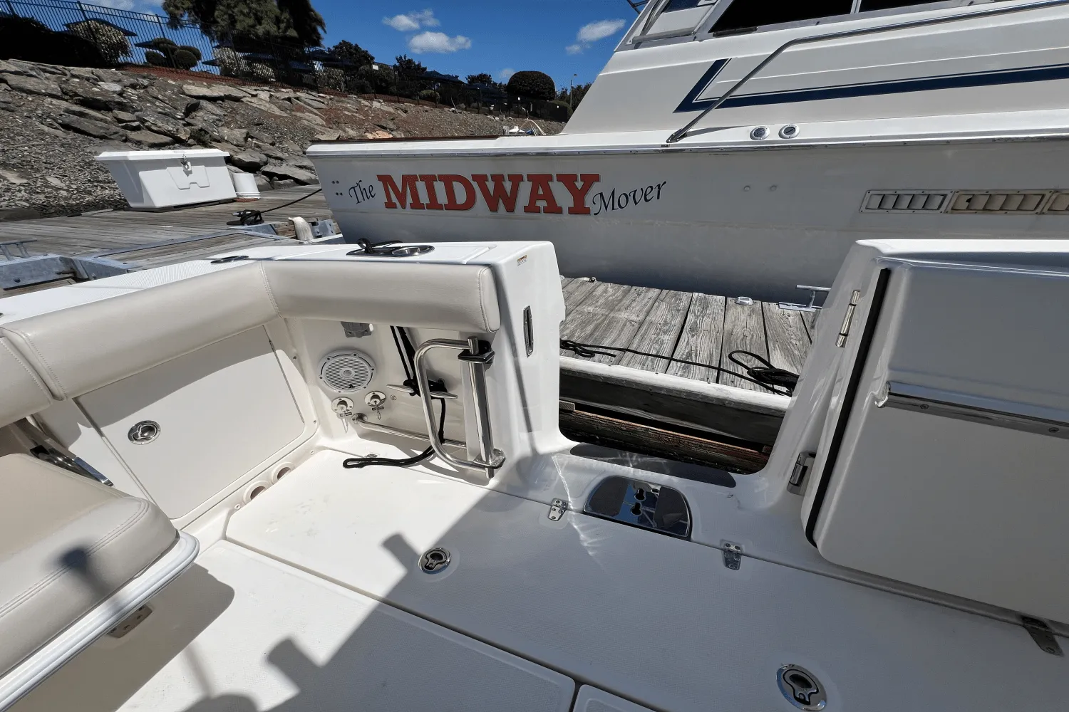 2022 Boston Whaler 330 OUTRAGE Image Thumbnail #11