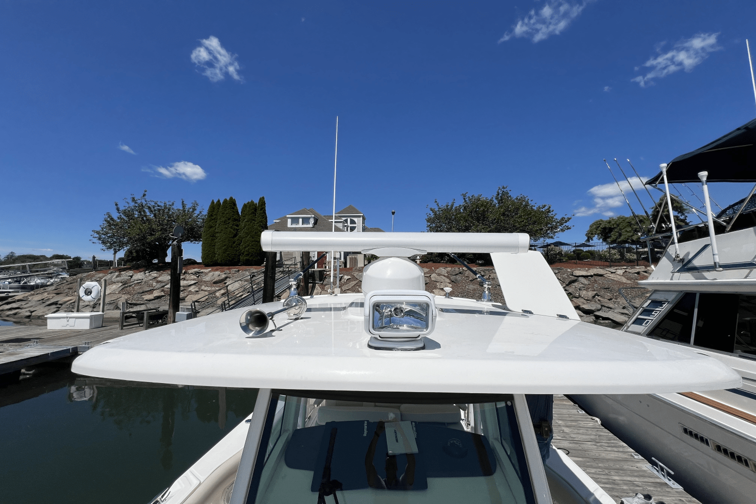 2022 Boston Whaler 330 OUTRAGE Image Thumbnail #17