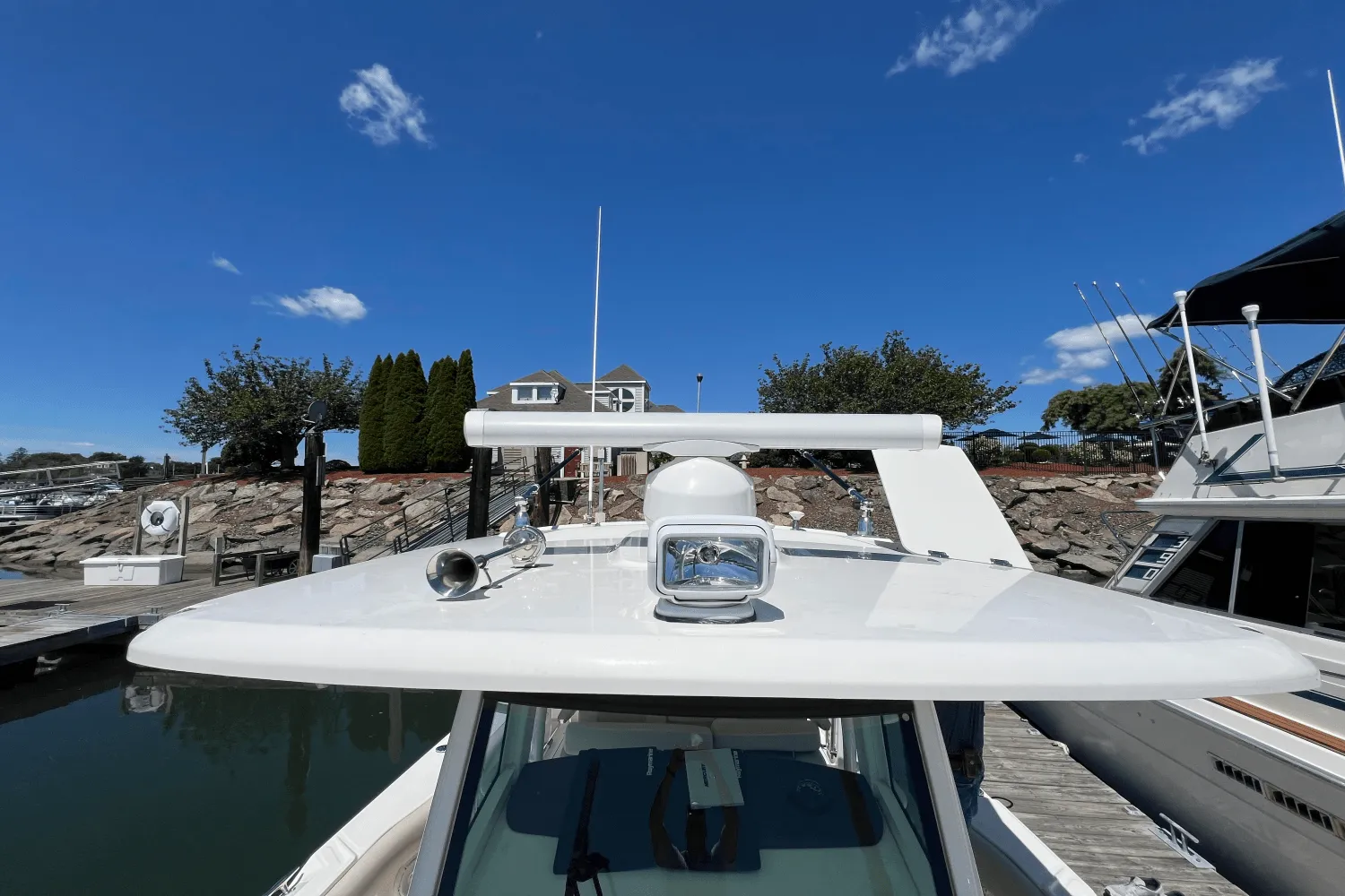 2022 Boston Whaler 330 OUTRAGE Image Thumbnail #17