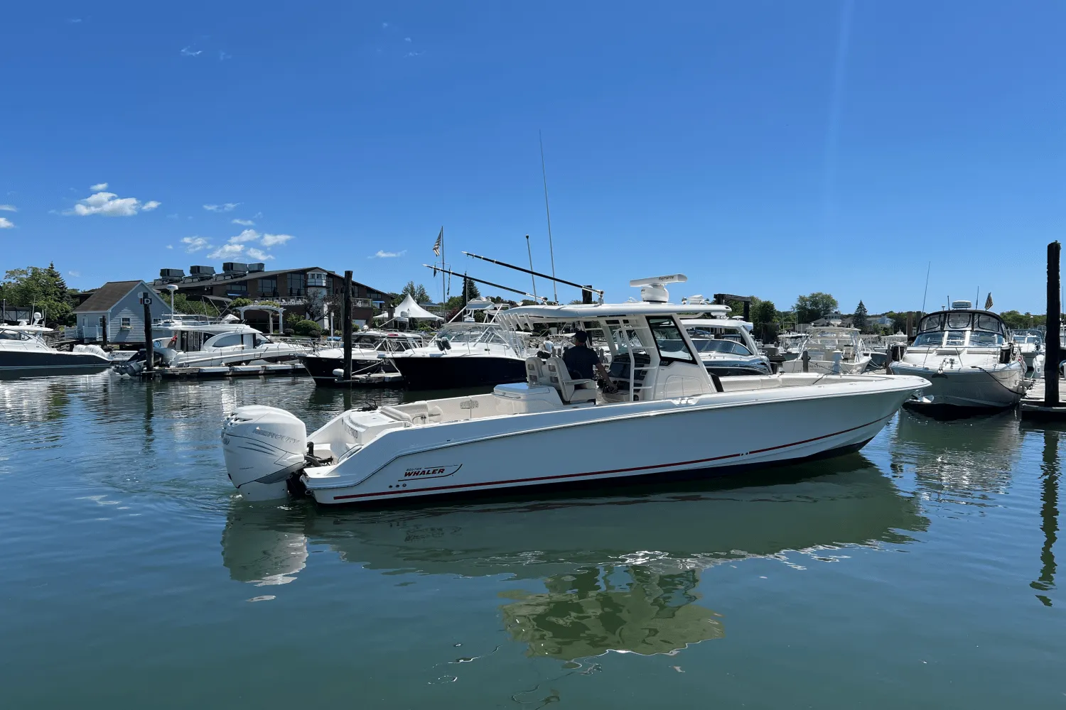 2022 Boston Whaler 330 OUTRAGE Image Thumbnail #2