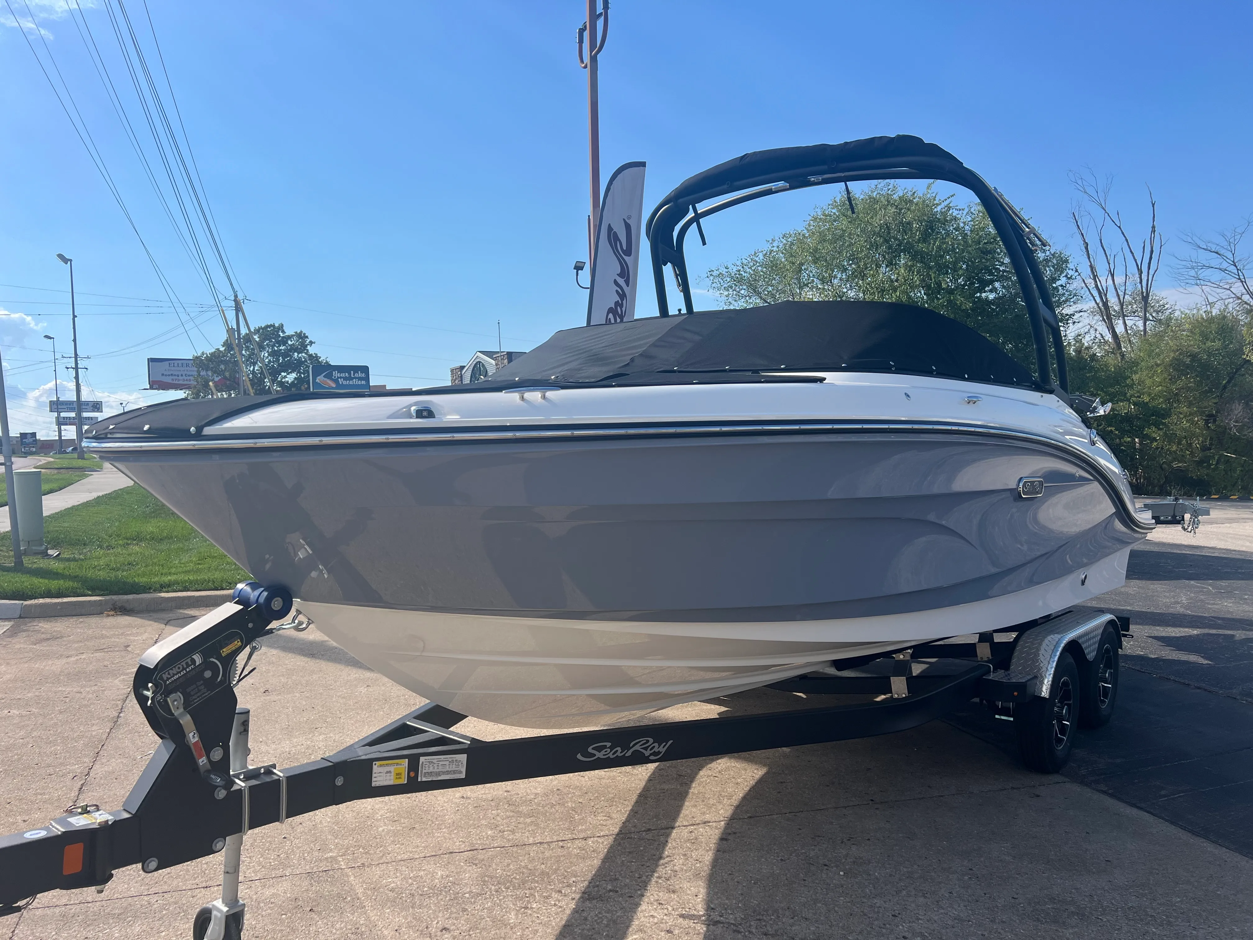 2026 Sea Ray SPX 210 Outboard Image Thumbnail #1