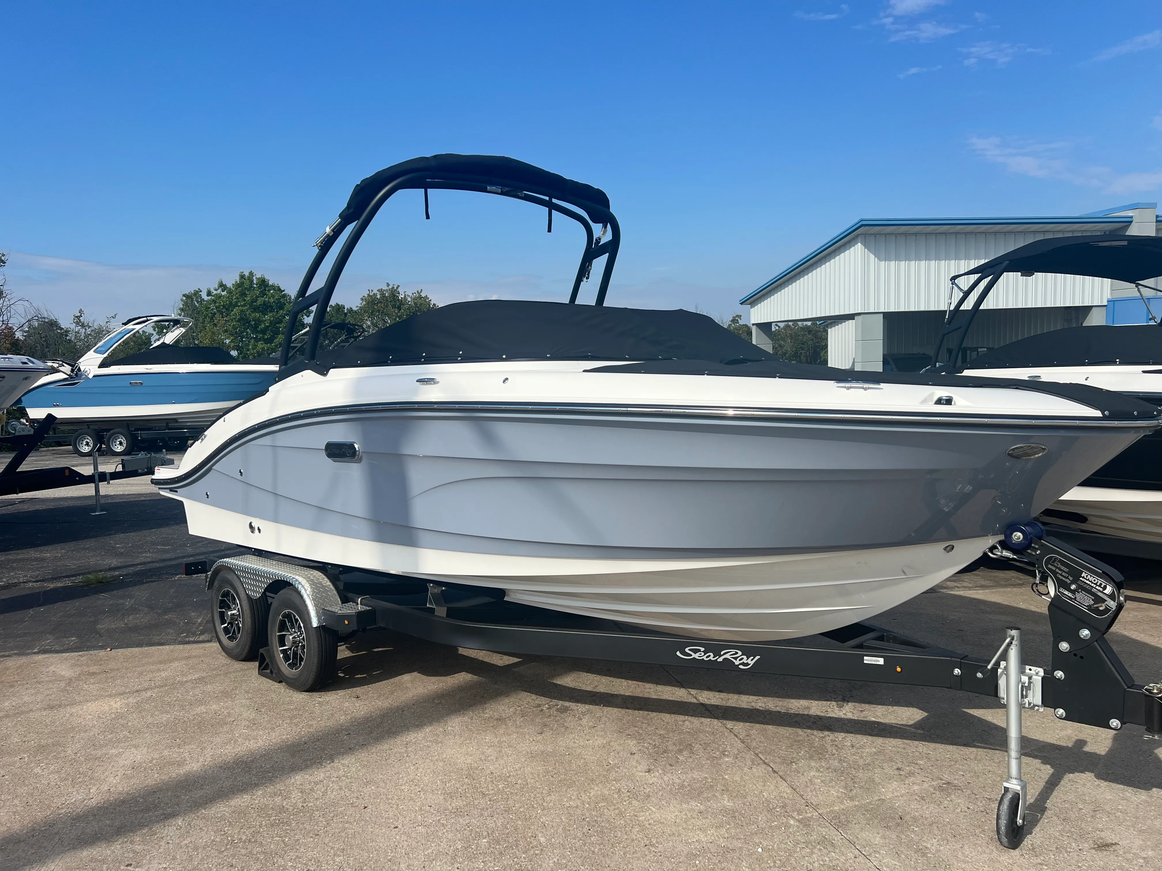 2026 Sea Ray SPX 210 Outboard Image Thumbnail #0