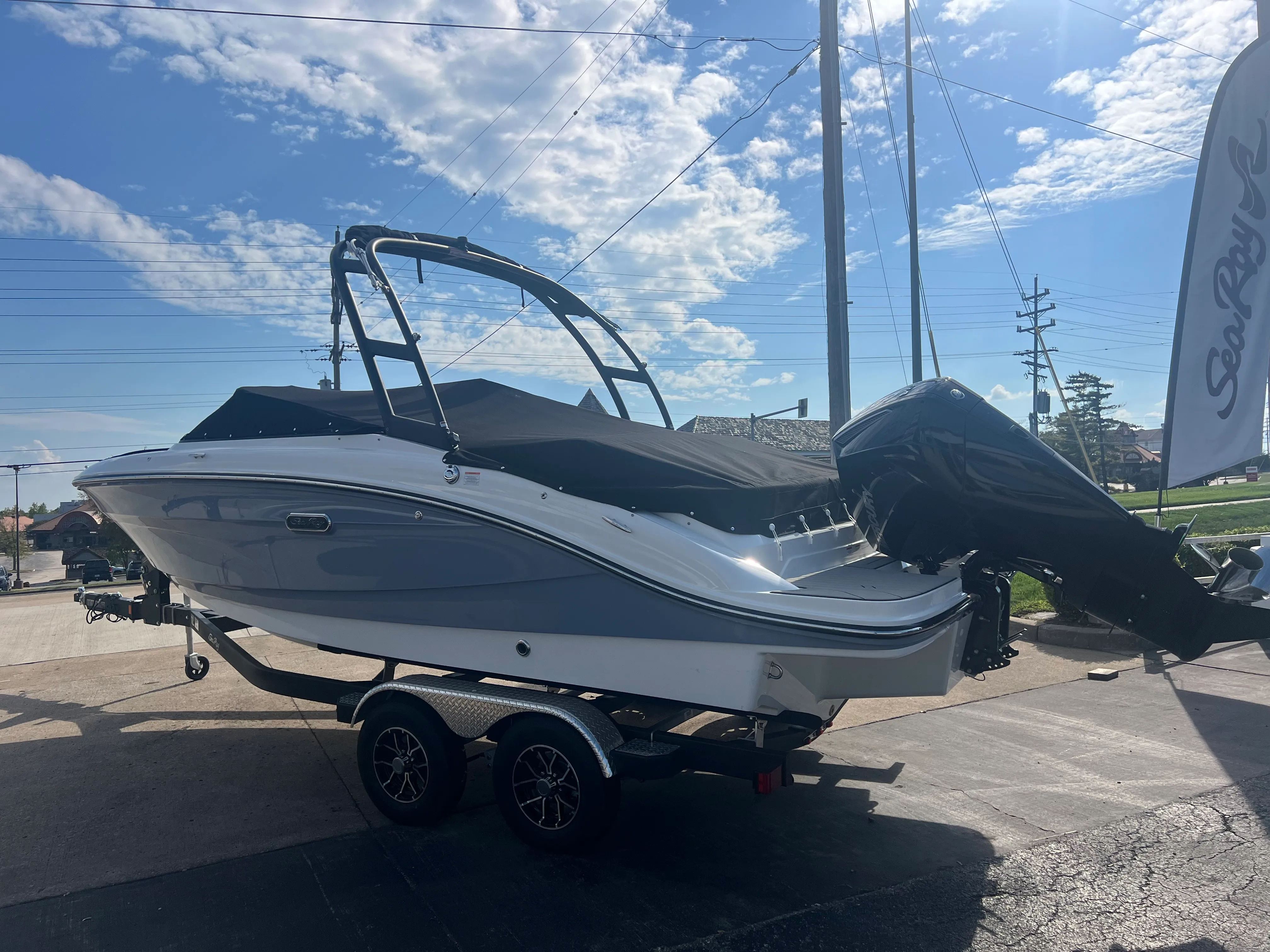 2026 Sea Ray SPX 210 Outboard Image Thumbnail #2