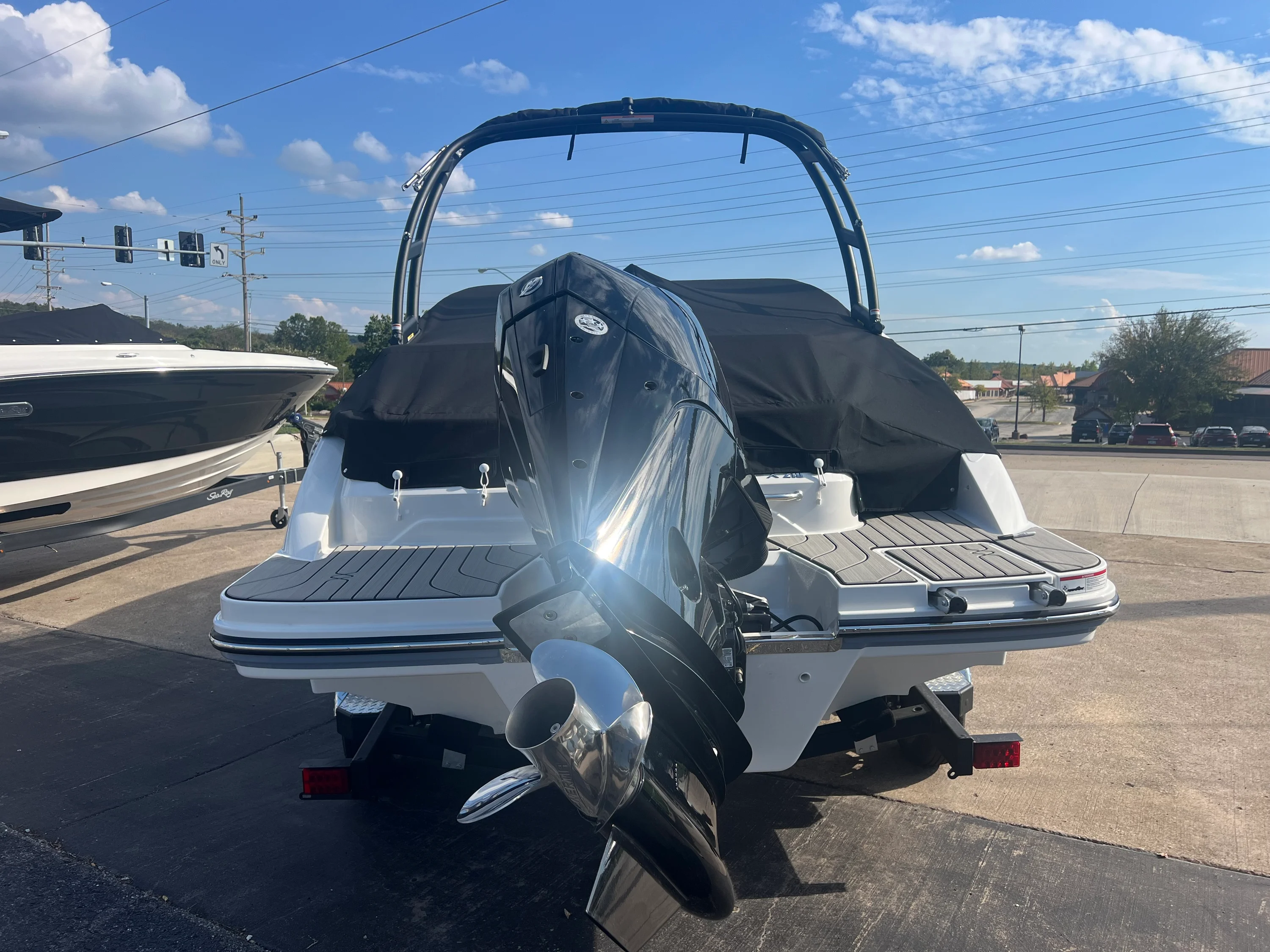 2026 Sea Ray SPX 210 Outboard Image Thumbnail #3