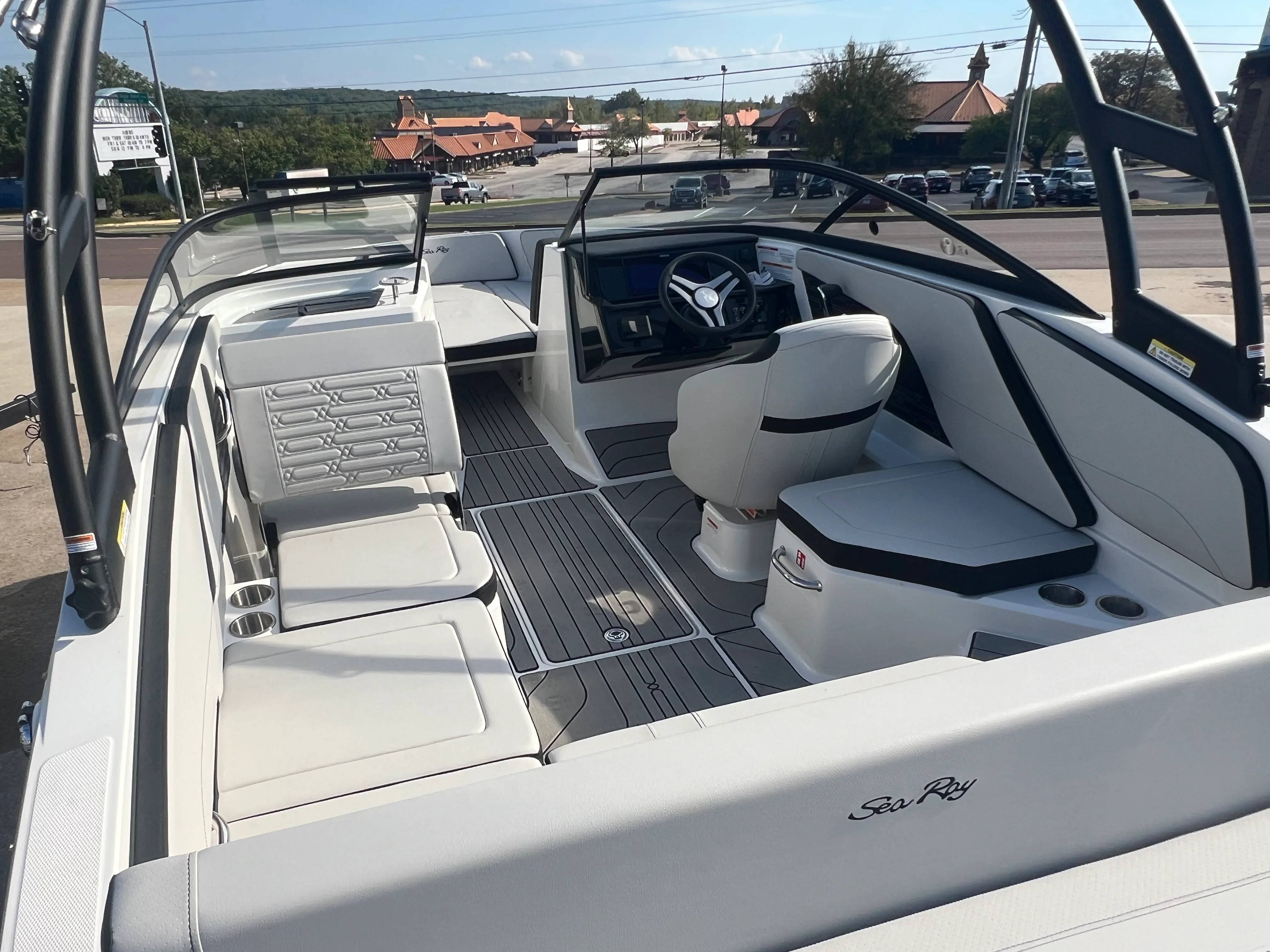 2026 Sea Ray SPX 210 Outboard Image Thumbnail #17