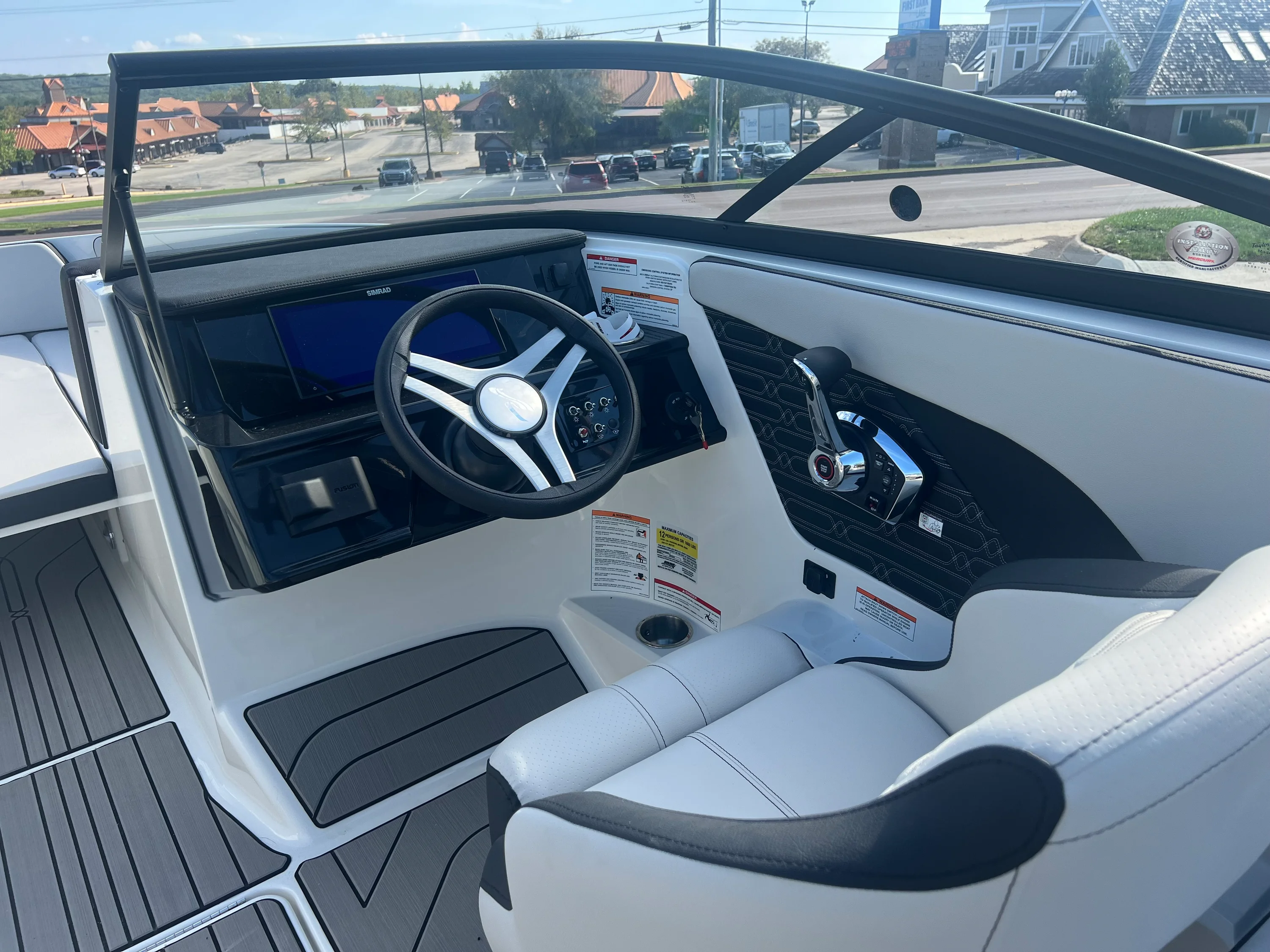 2026 Sea Ray SPX 210 Outboard Image Thumbnail #11