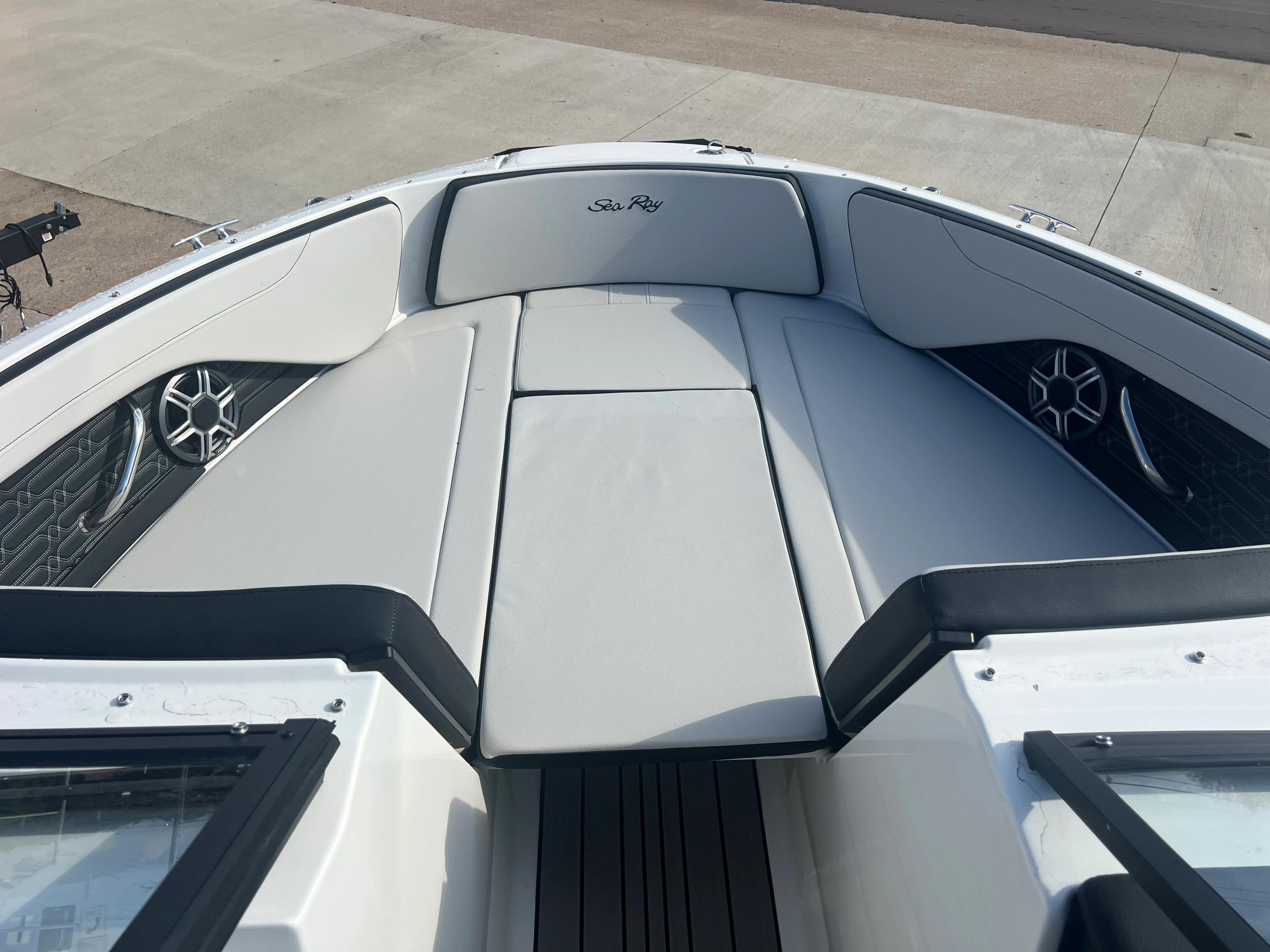 2026 Sea Ray SPX 210 Outboard Image Thumbnail #12