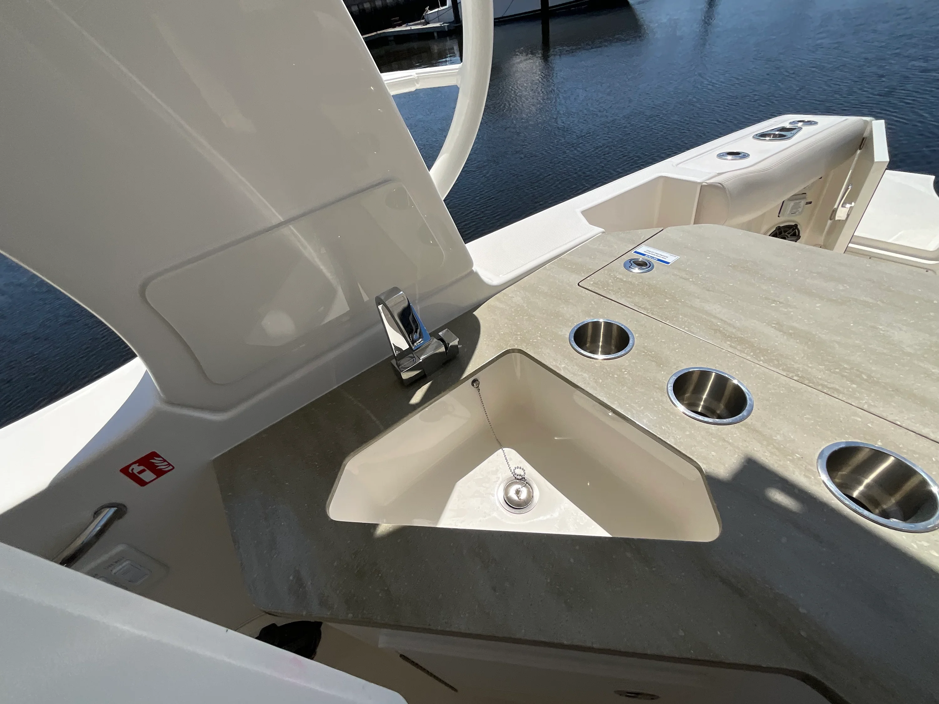 2026 Boston Whaler 350 Realm Image Thumbnail #18