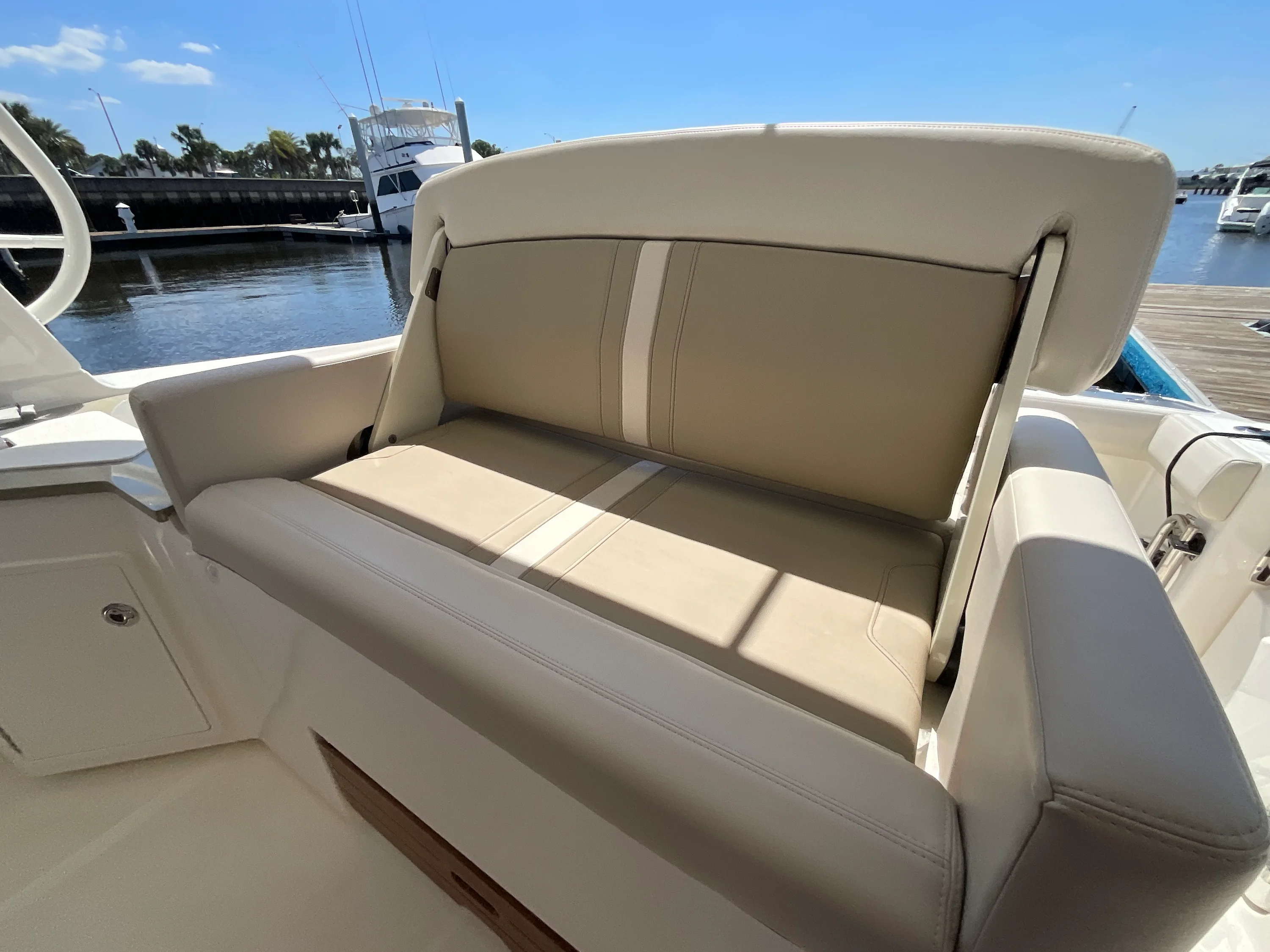2026 Boston Whaler 350 Realm Image Thumbnail #15