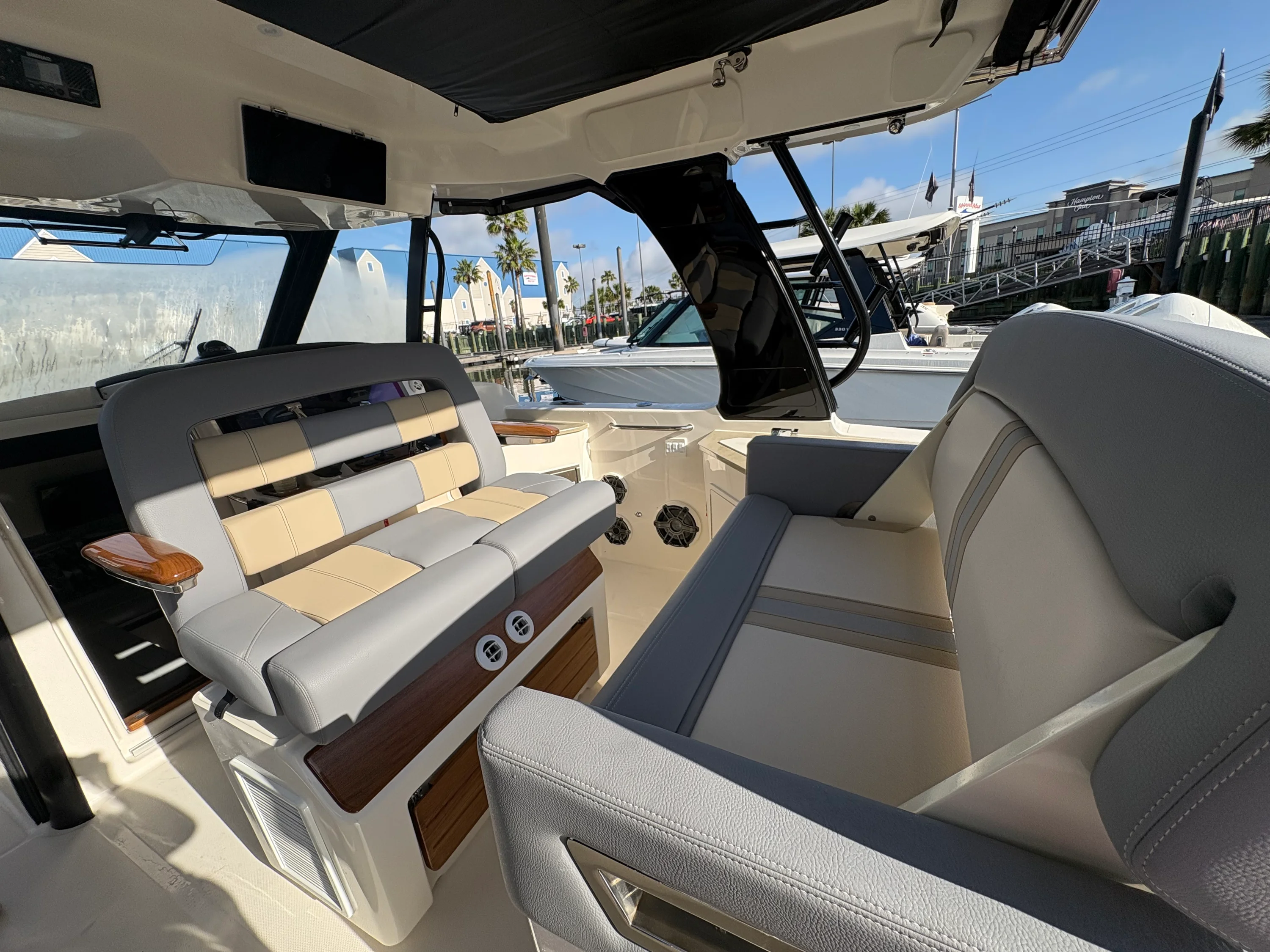 2026 Boston Whaler 350 Realm Image Thumbnail #18