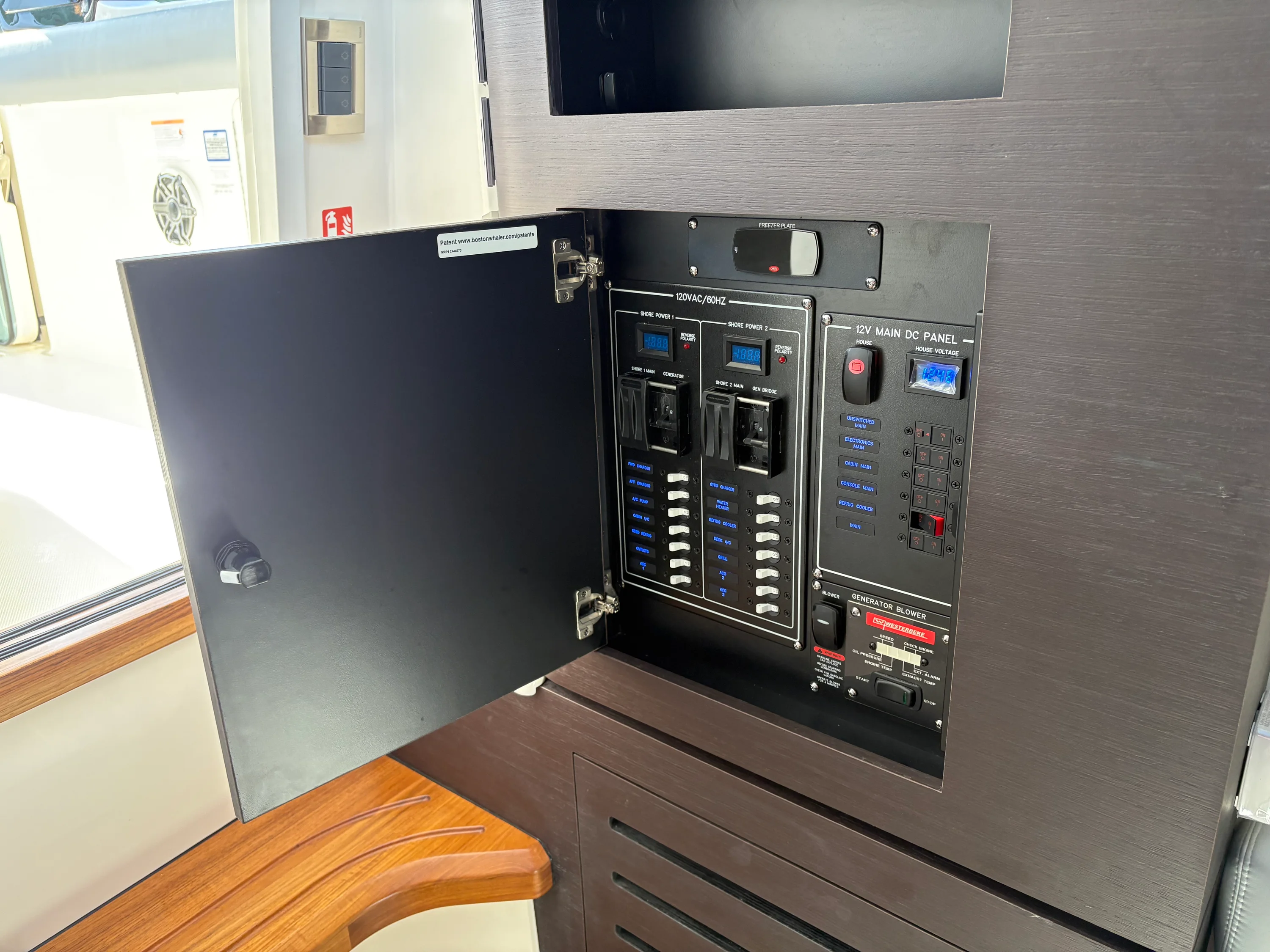 2026 Boston Whaler 350 Realm Image Thumbnail #21