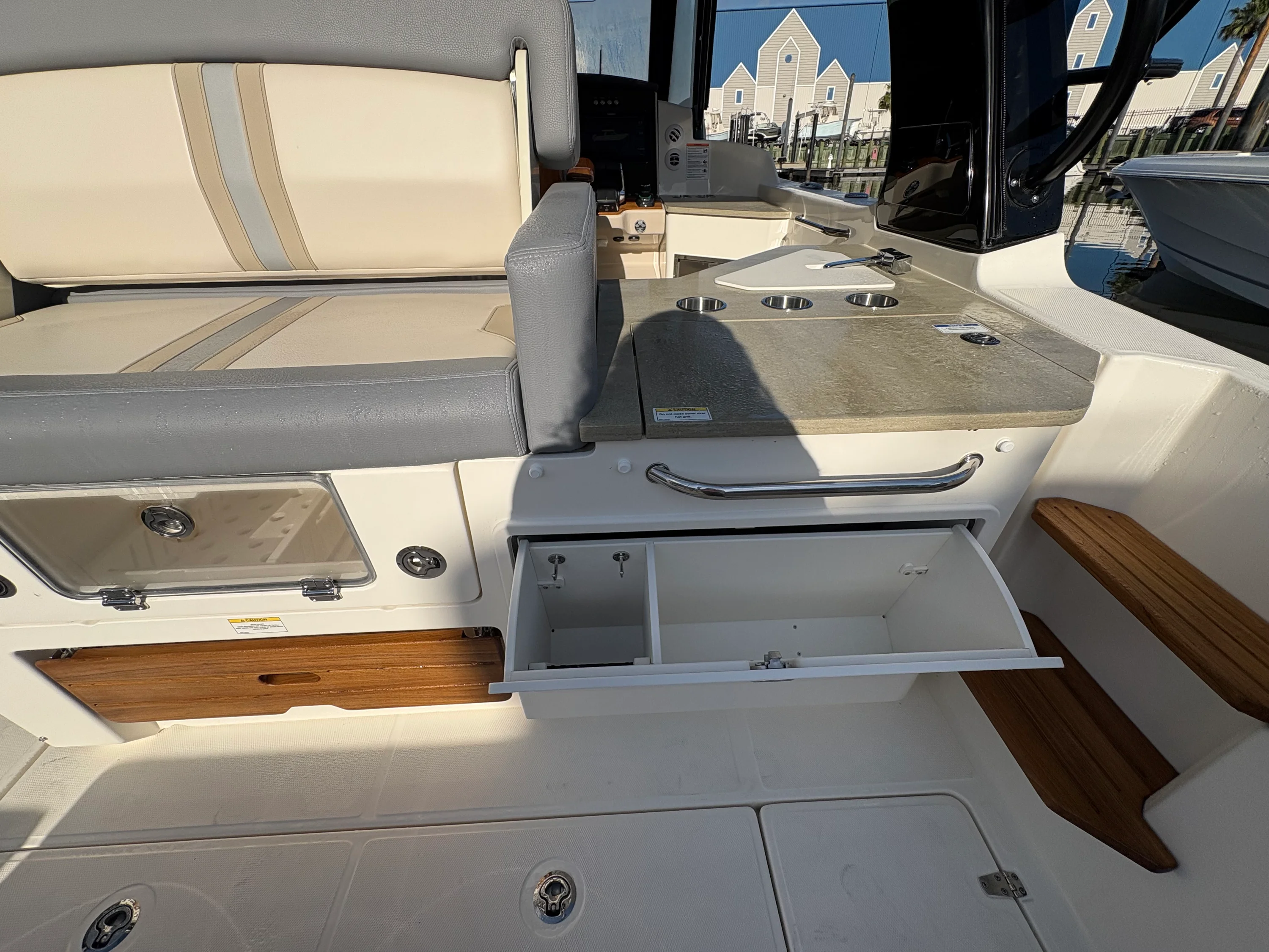 2026 Boston Whaler 350 Realm Image Thumbnail #16