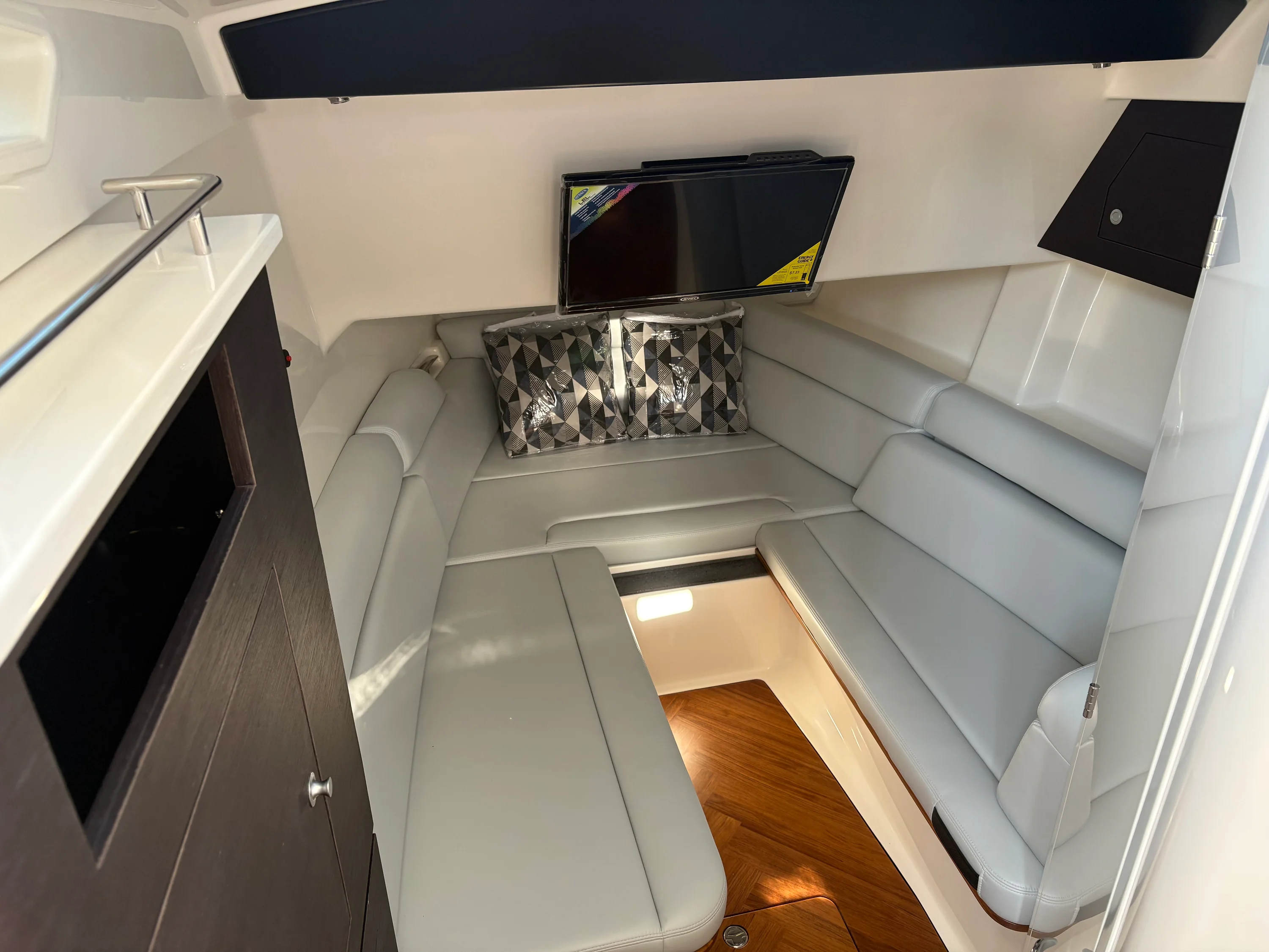 2026 Boston Whaler 350 Realm Image Thumbnail #19