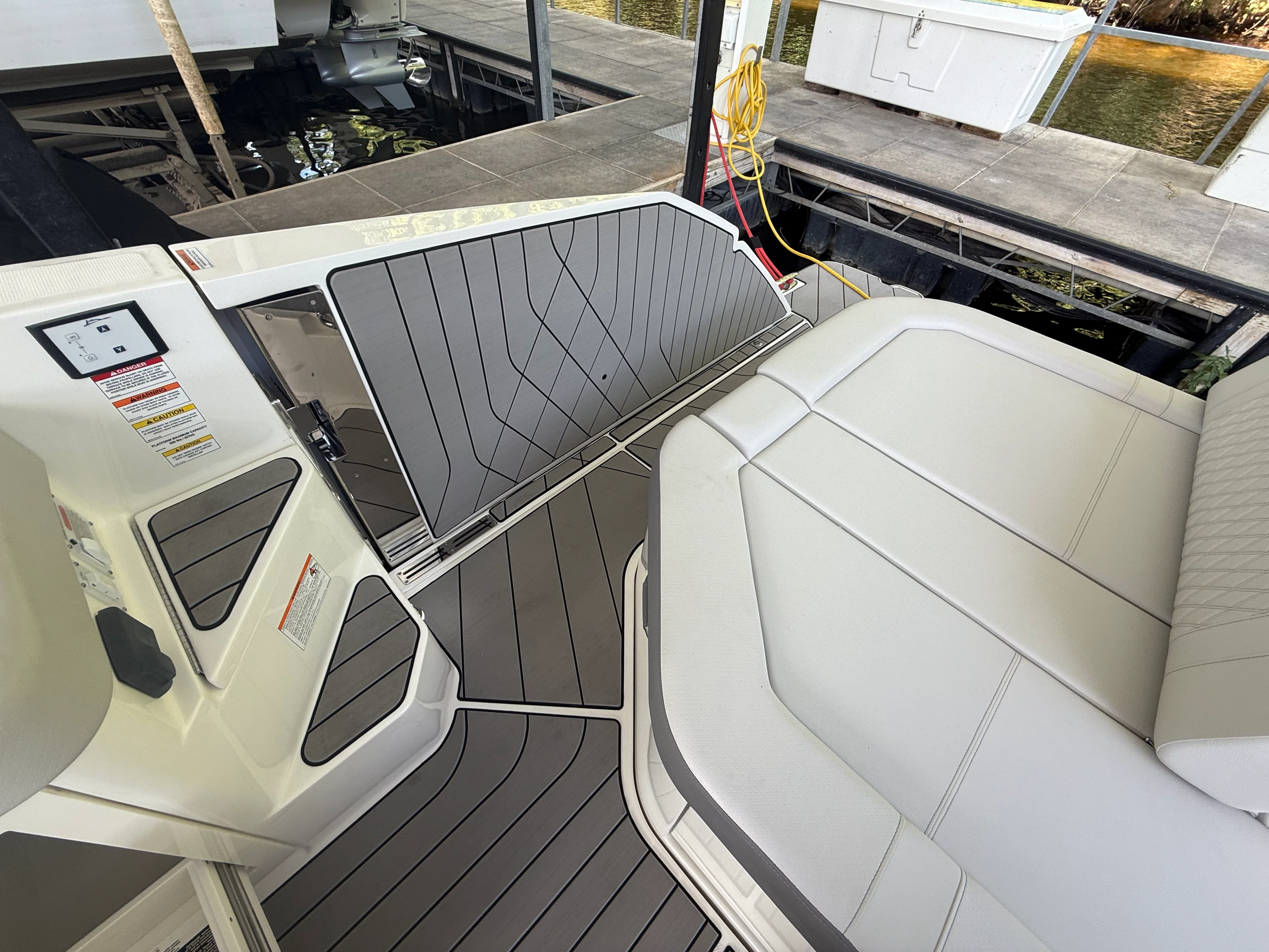 2026 Sea Ray SLX 400 Image Thumbnail #13