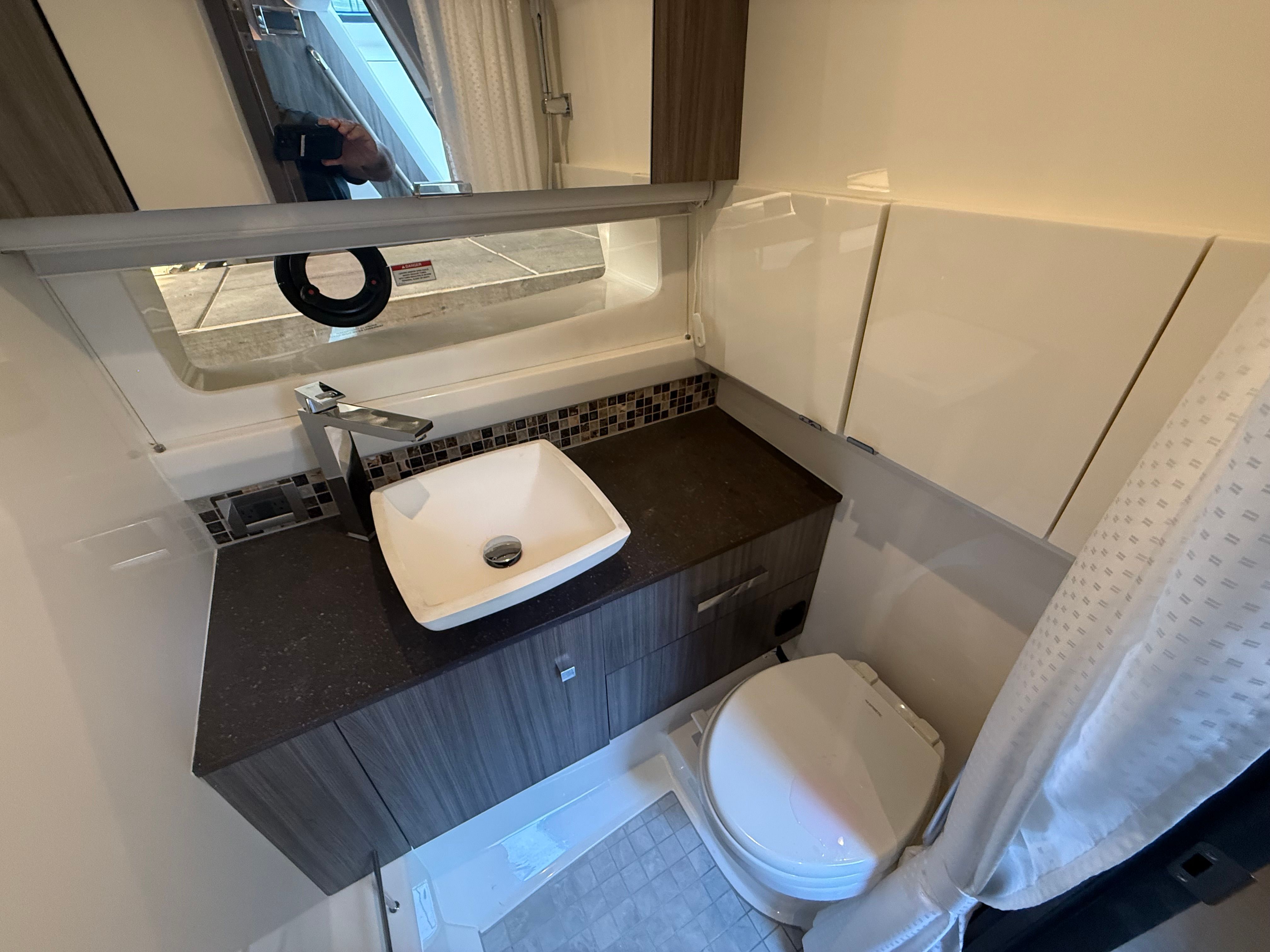 2026 Sea Ray SLX 400 Image Thumbnail #35