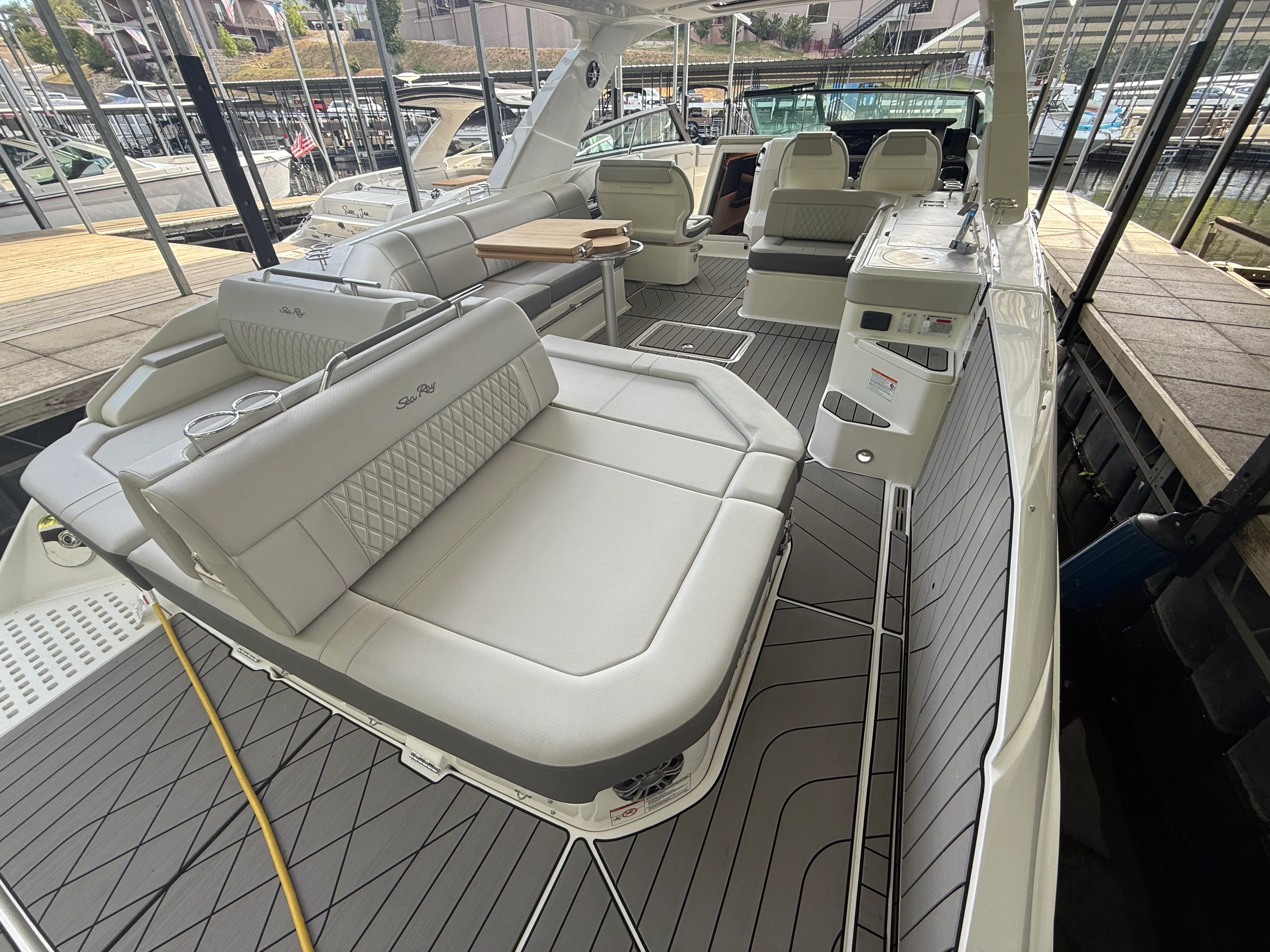 2026 Sea Ray SLX 400 Image Thumbnail #2