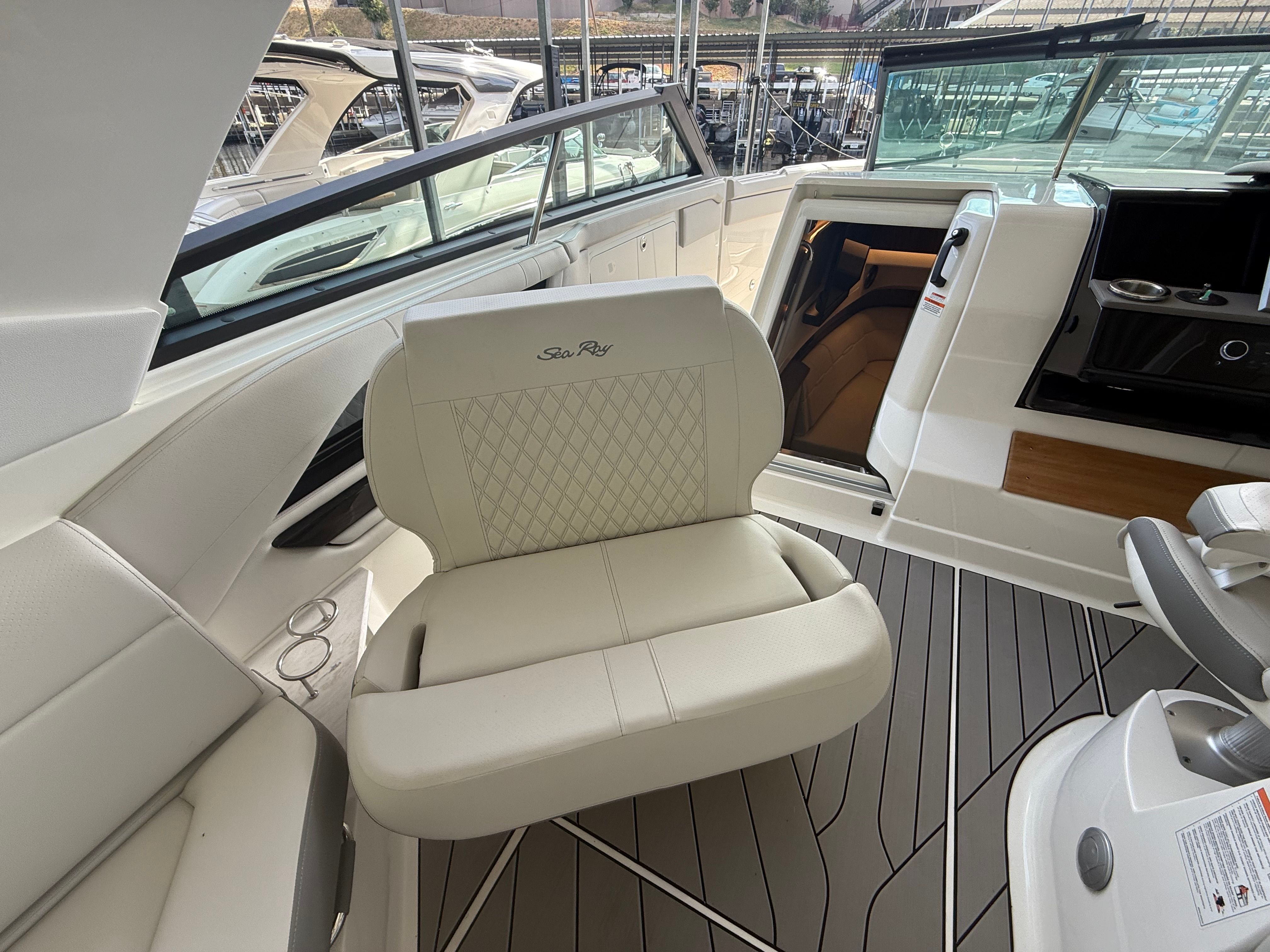 2026 Sea Ray SLX 400 Image Thumbnail #17