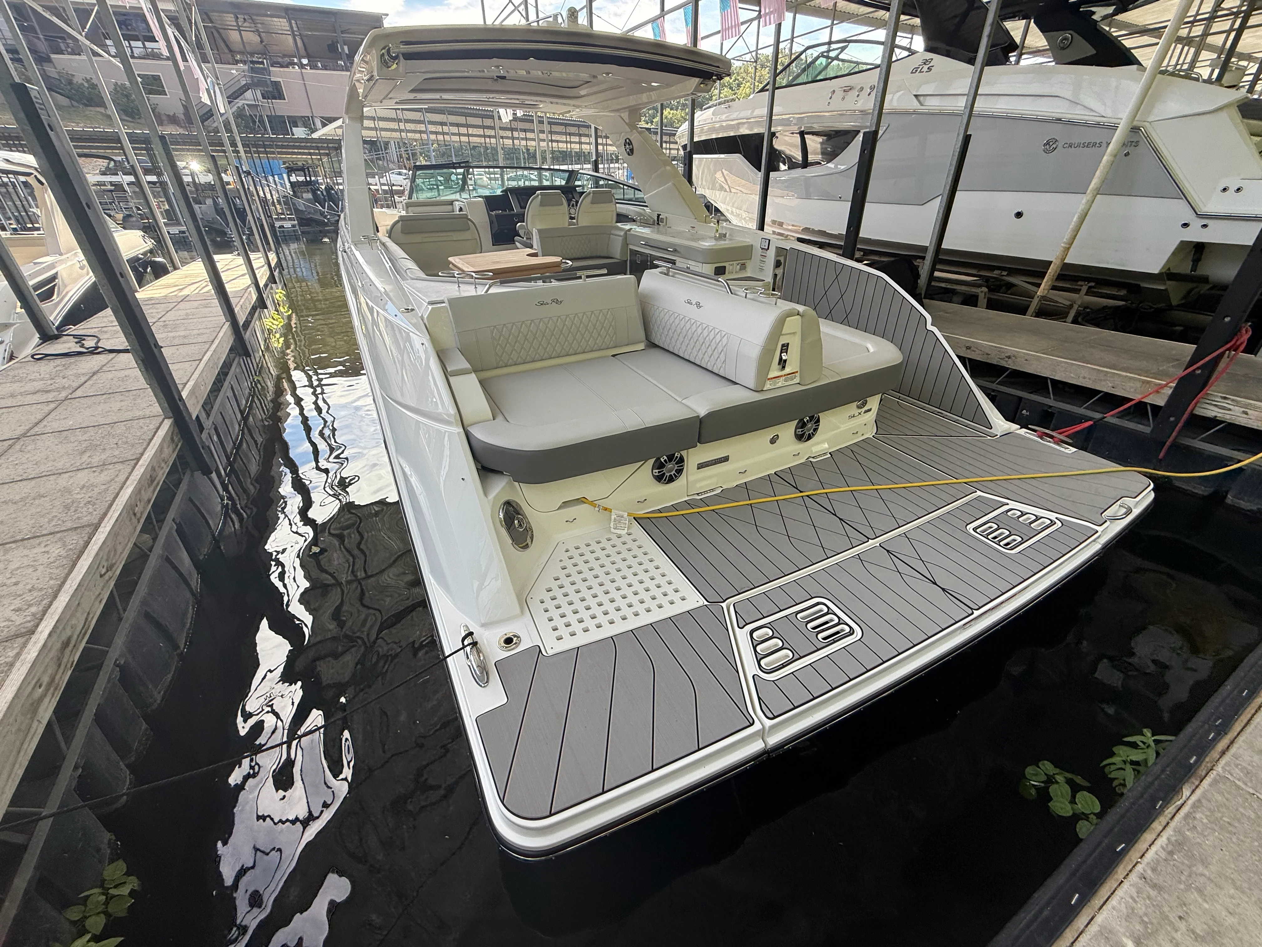 2026 Sea Ray SLX 400 Image Thumbnail #5