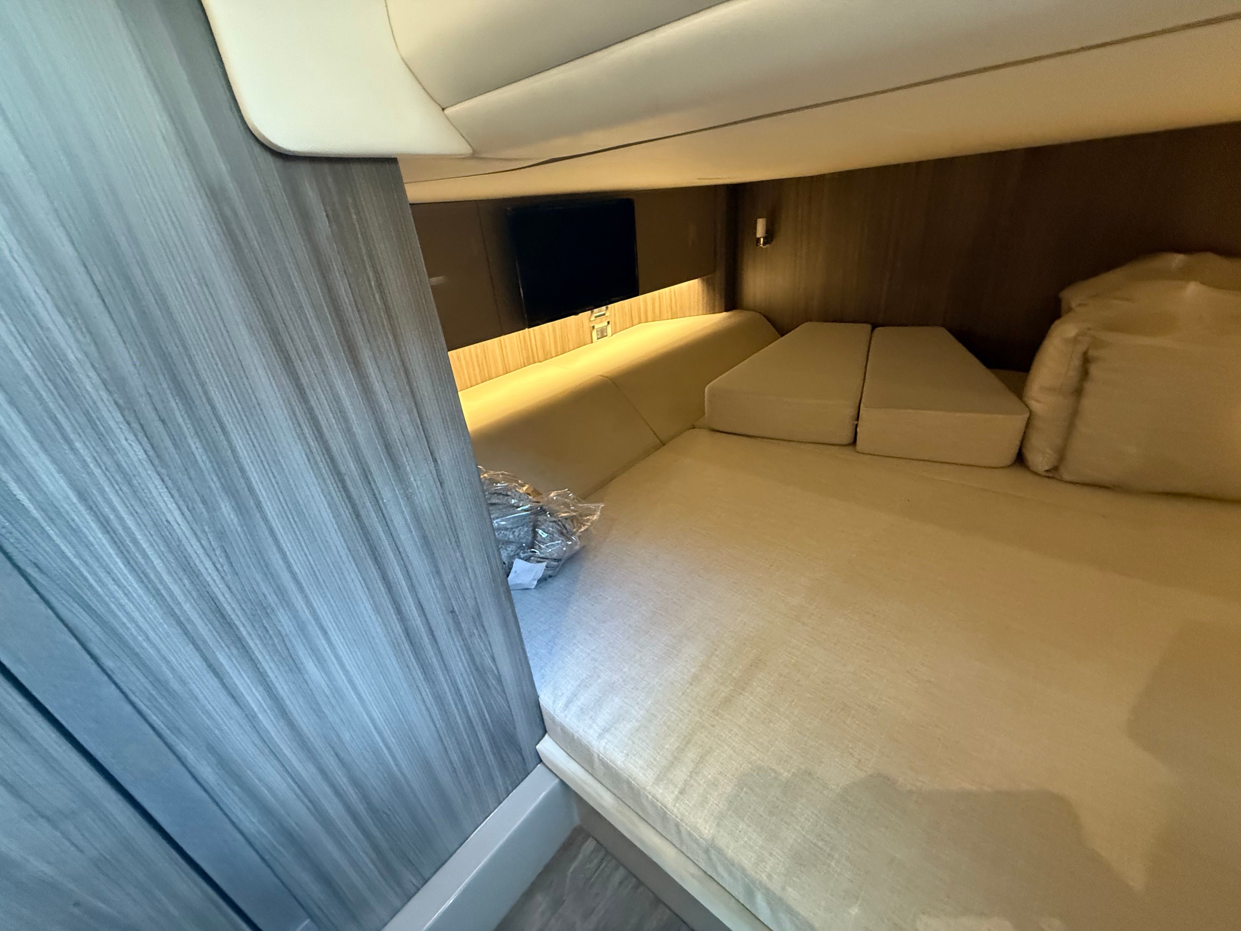 2026 Sea Ray SLX 400 Image Thumbnail #32