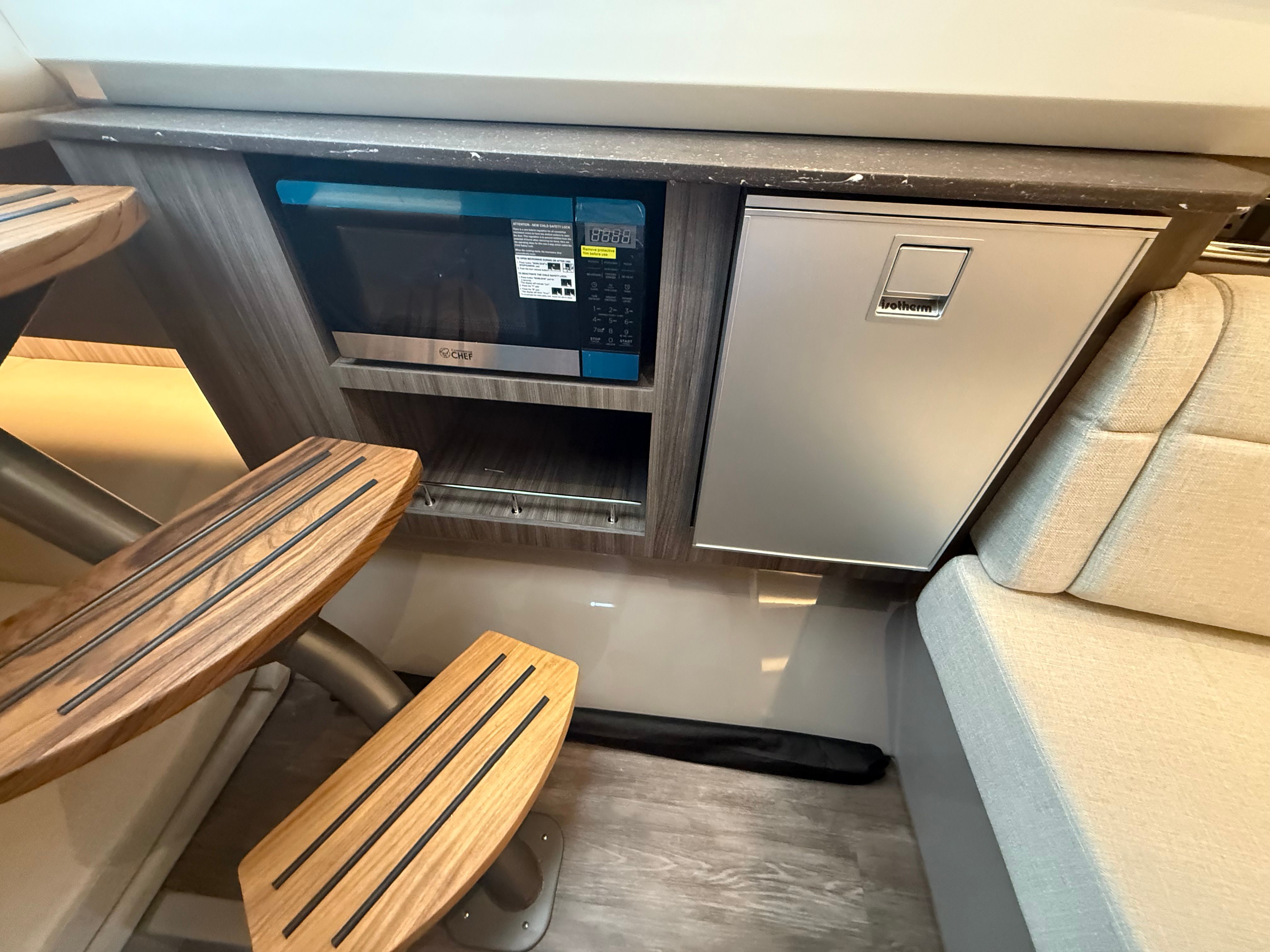 2026 Sea Ray SLX 400 Image Thumbnail #30