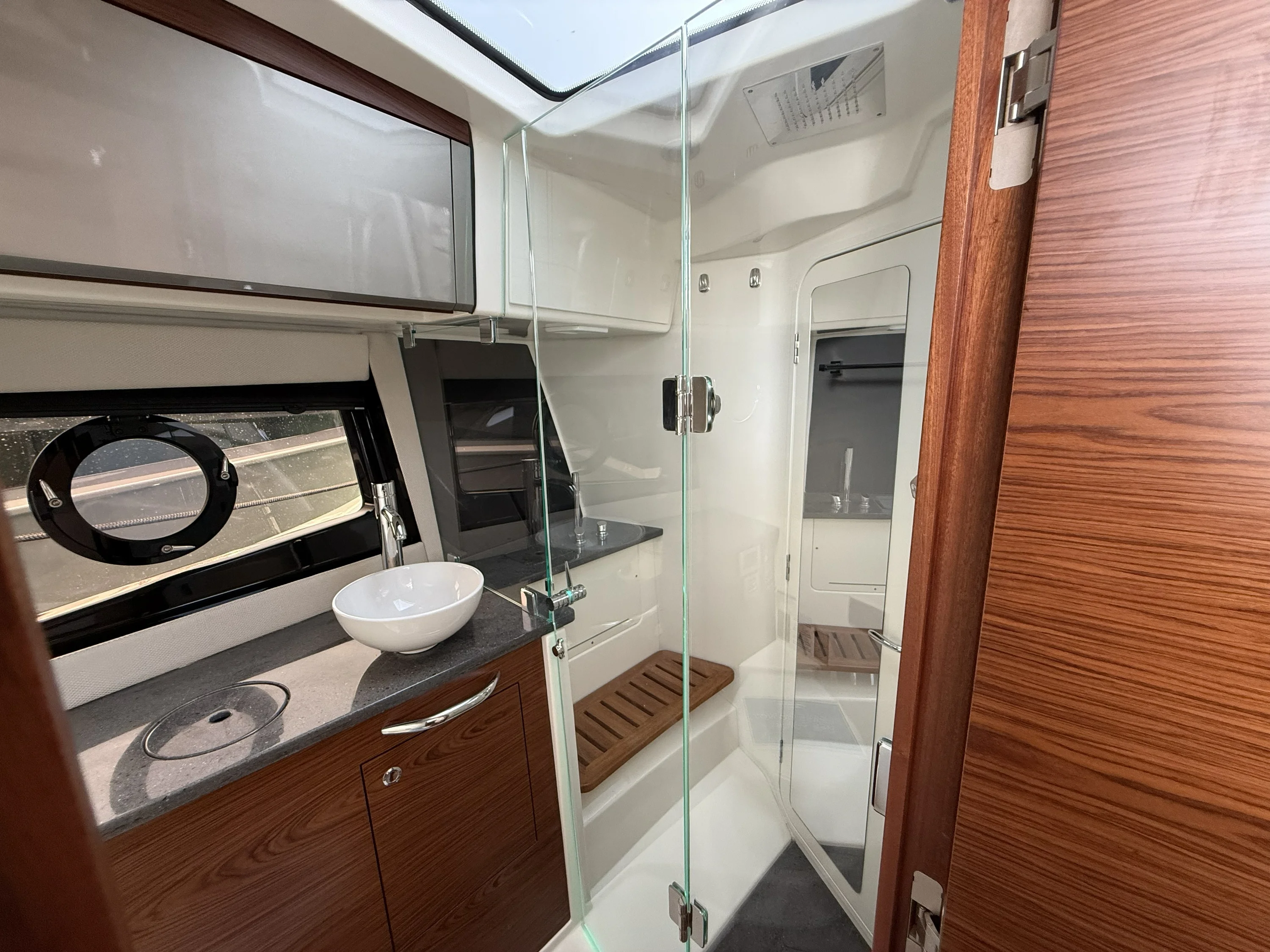 2026 Boston Whaler 405 Conquest Image Thumbnail #12