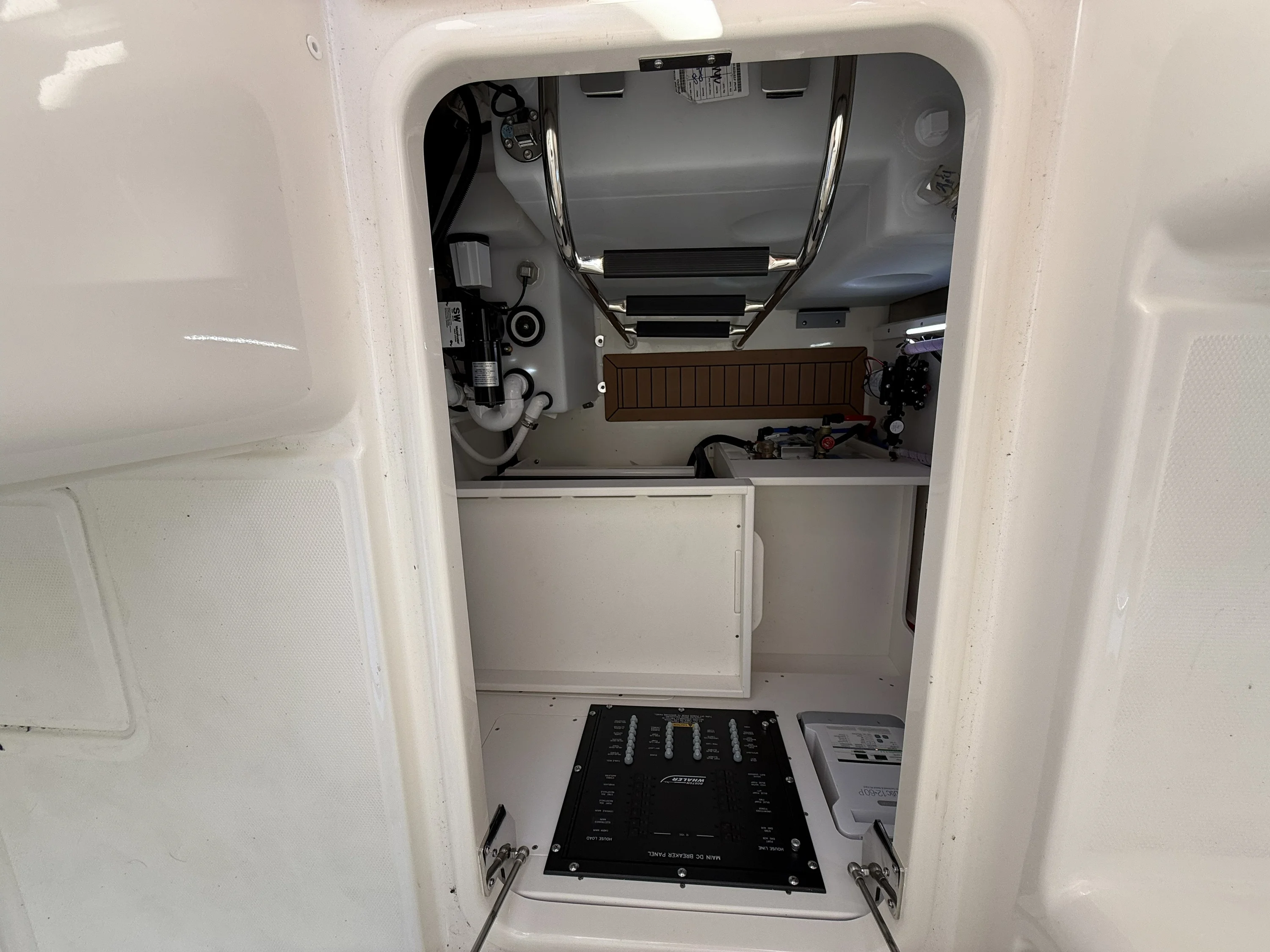 2026 Boston Whaler 405 Conquest Image Thumbnail #20