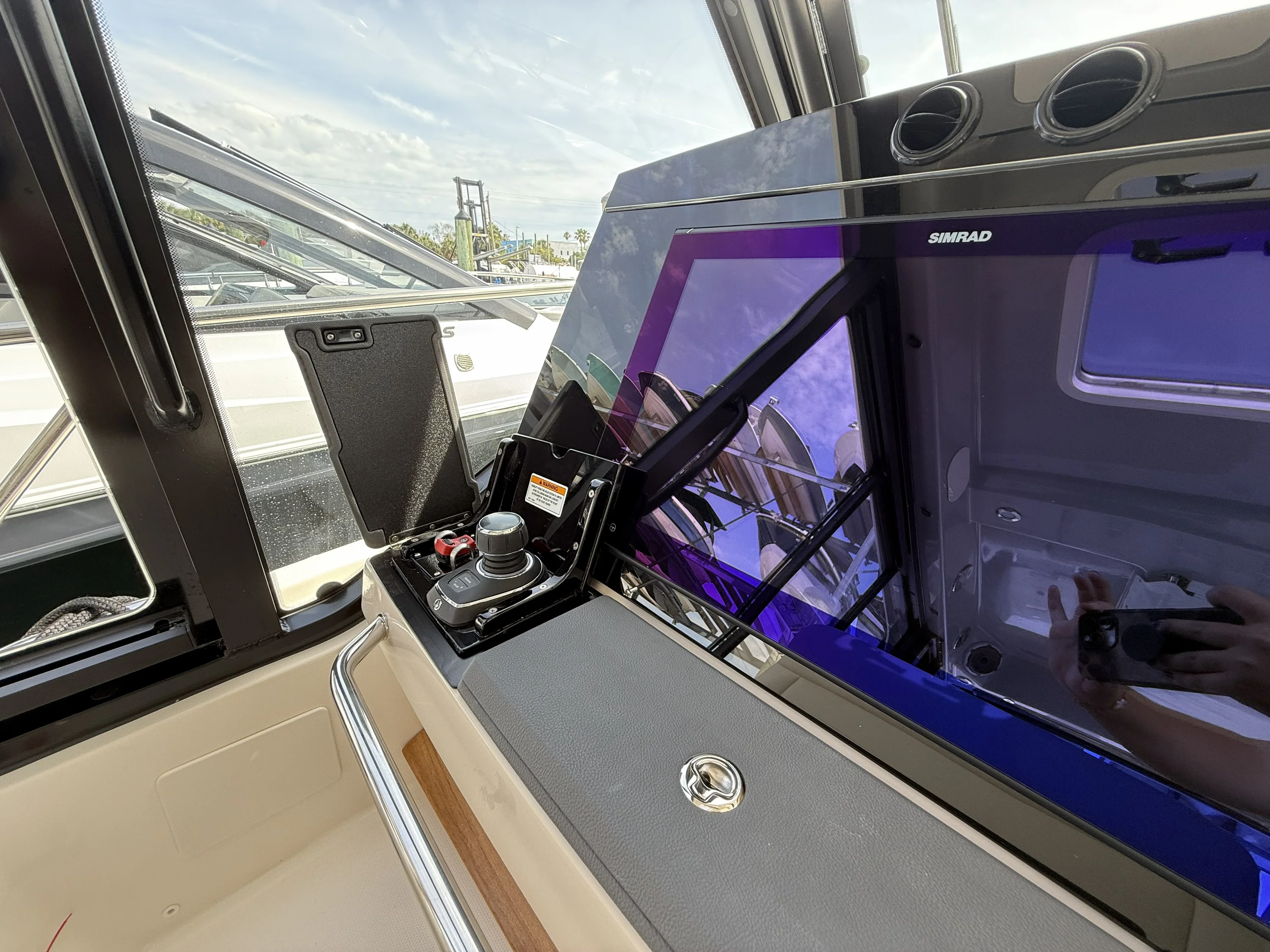 2026 Boston Whaler 405 Conquest Image Thumbnail #5