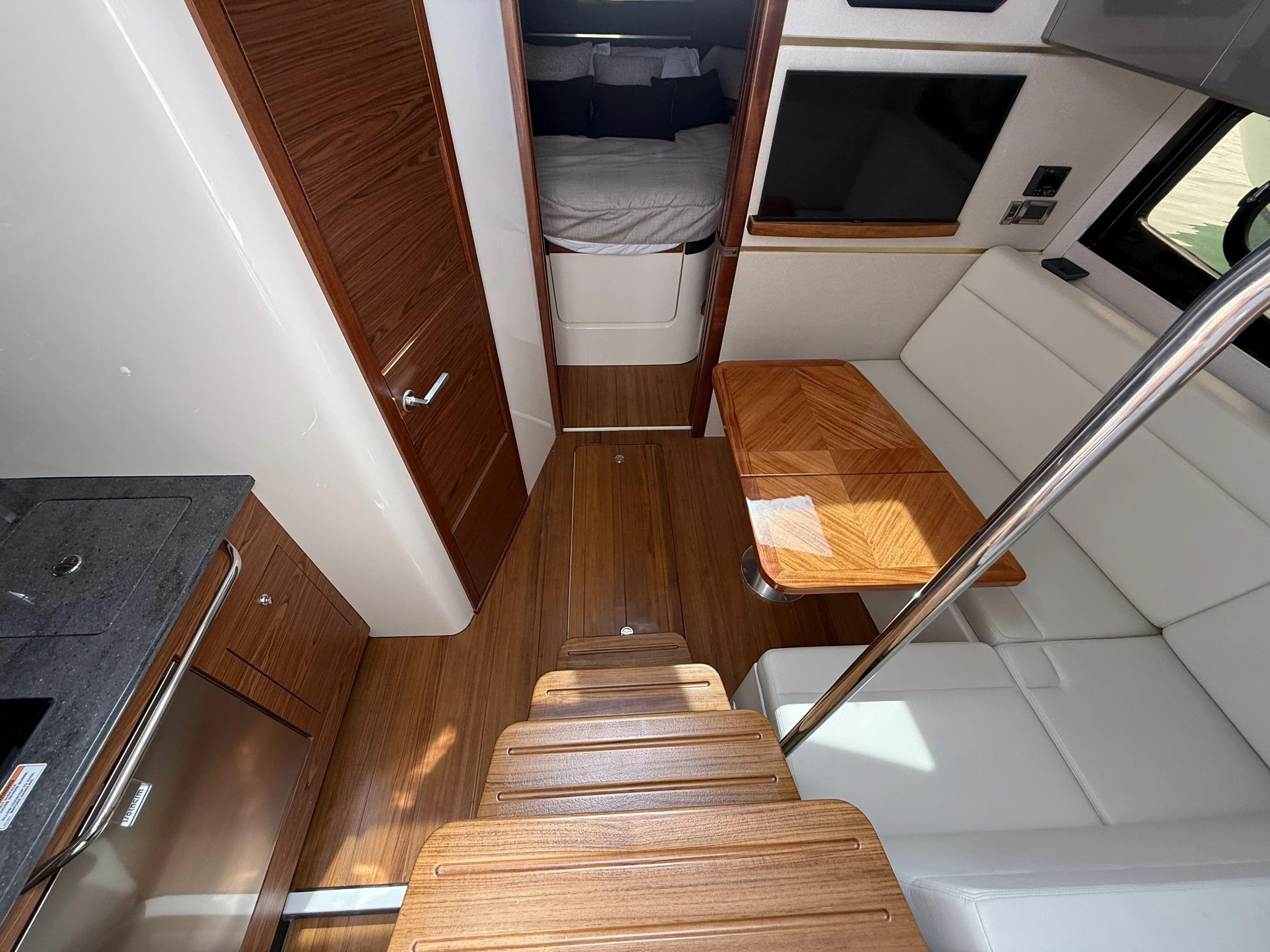 2026 Boston Whaler 405 Conquest Image Thumbnail #7