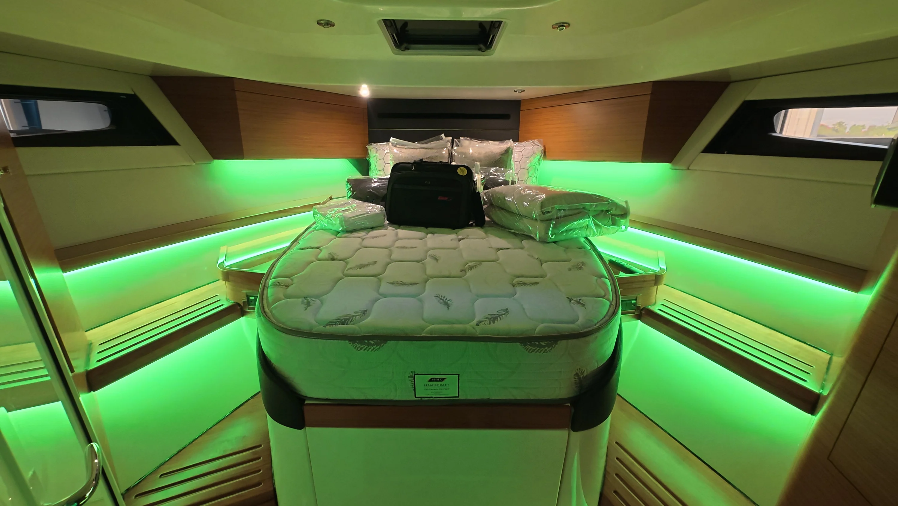 2026 Boston Whaler 405 Conquest Image Thumbnail #25