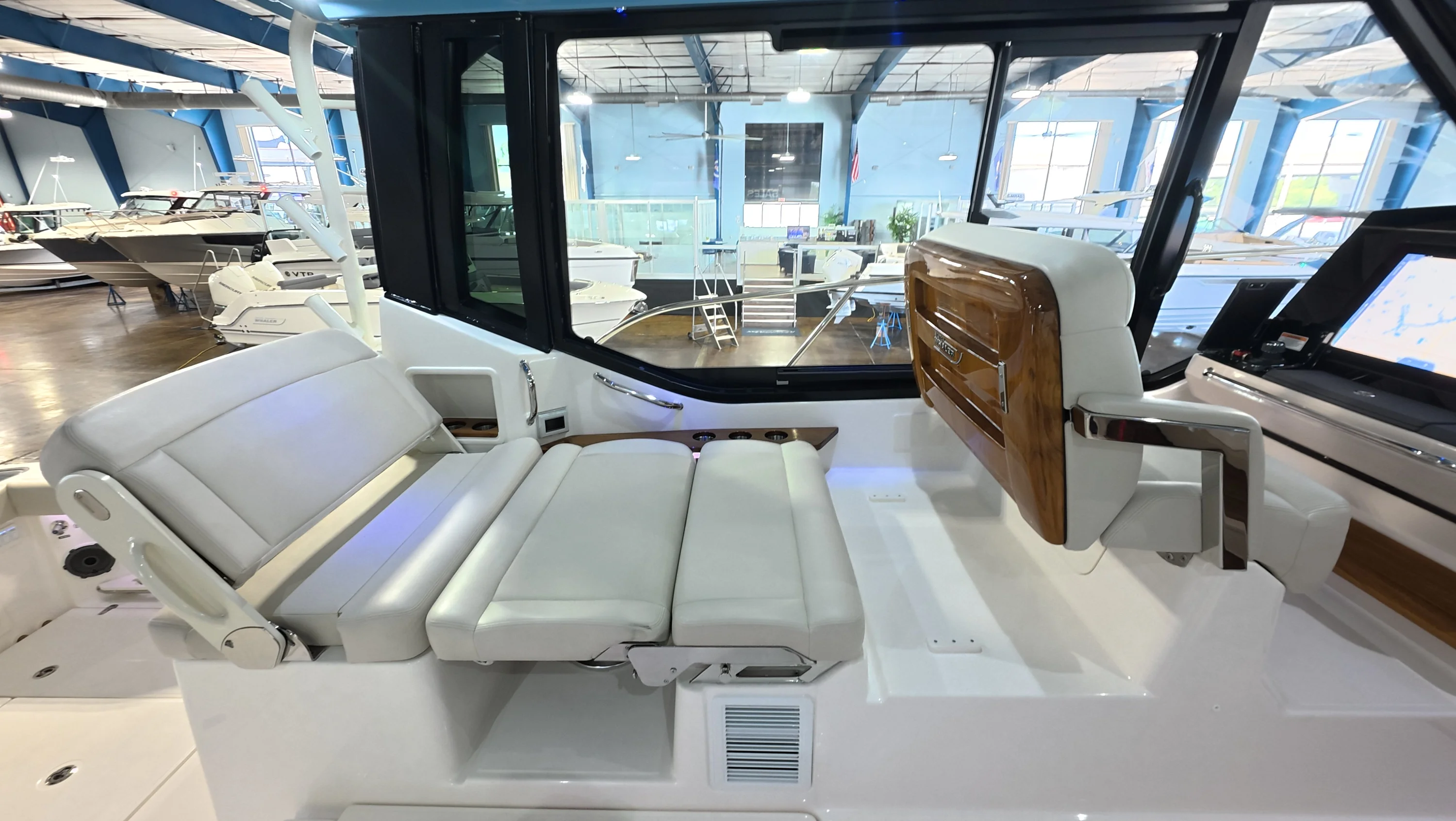 2026 Boston Whaler 405 Conquest Image Thumbnail #14