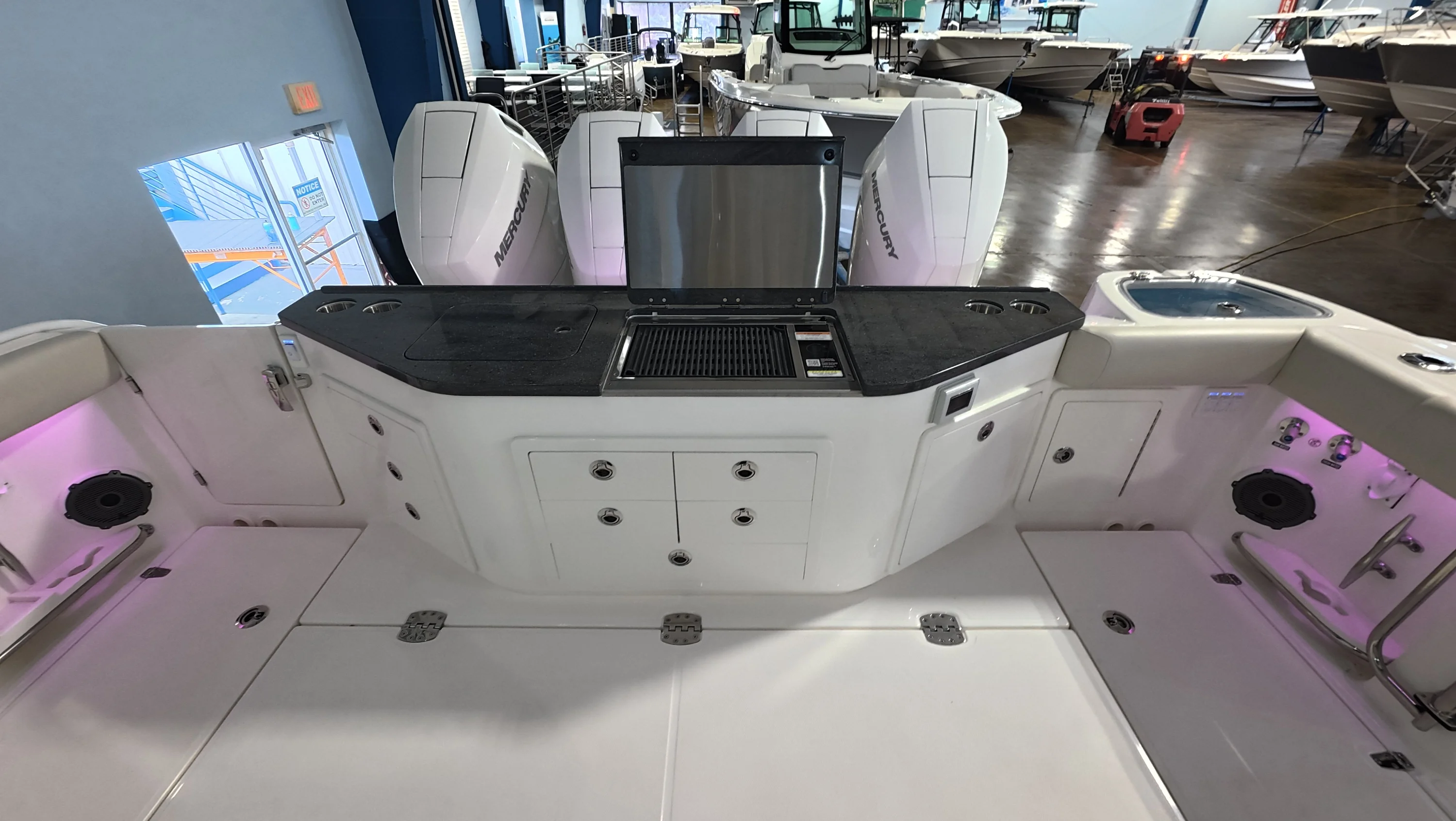 2026 Boston Whaler 405 Conquest Image Thumbnail #8