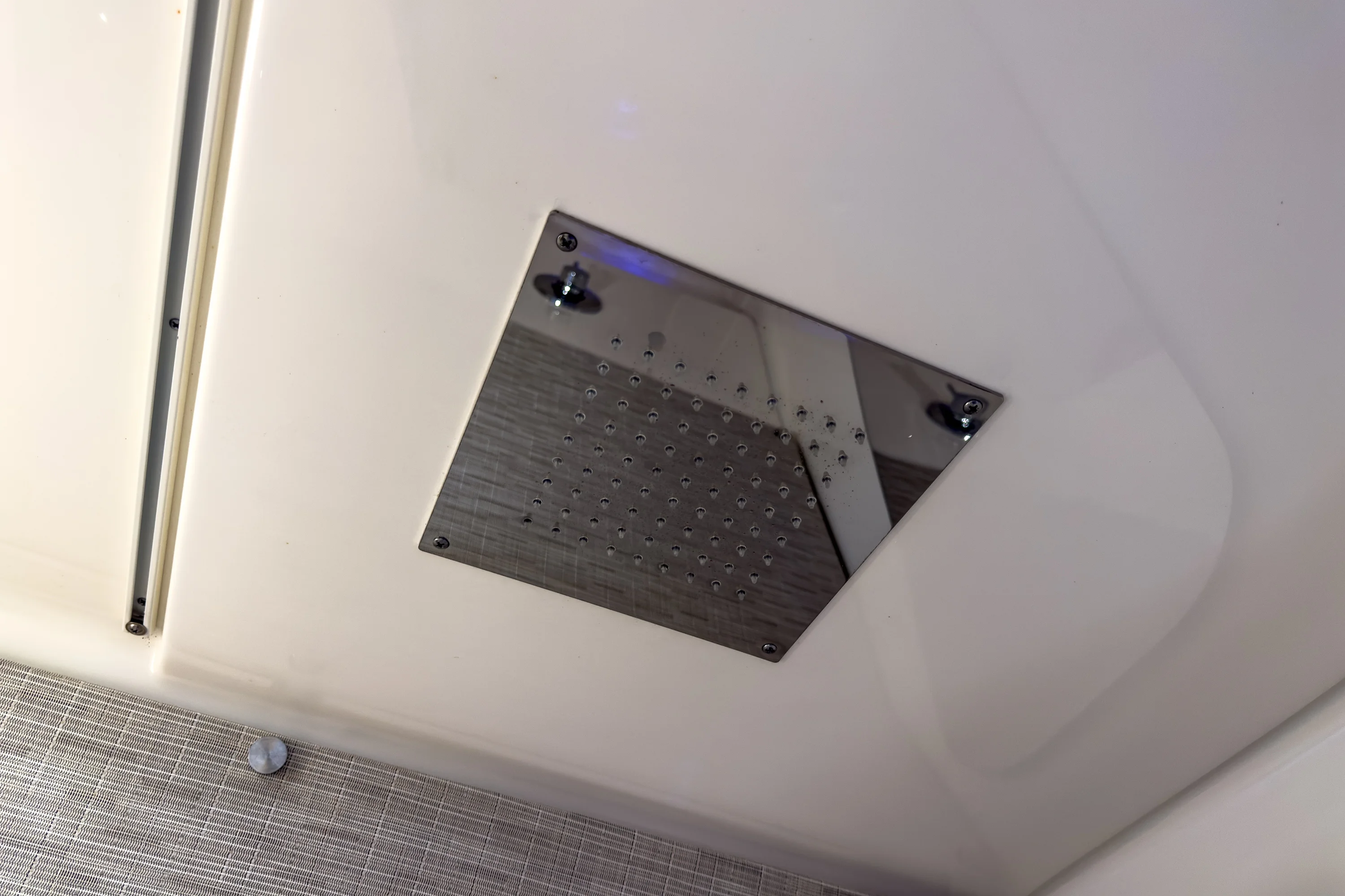 2026 Boston Whaler 420 Outrage Image Thumbnail #28