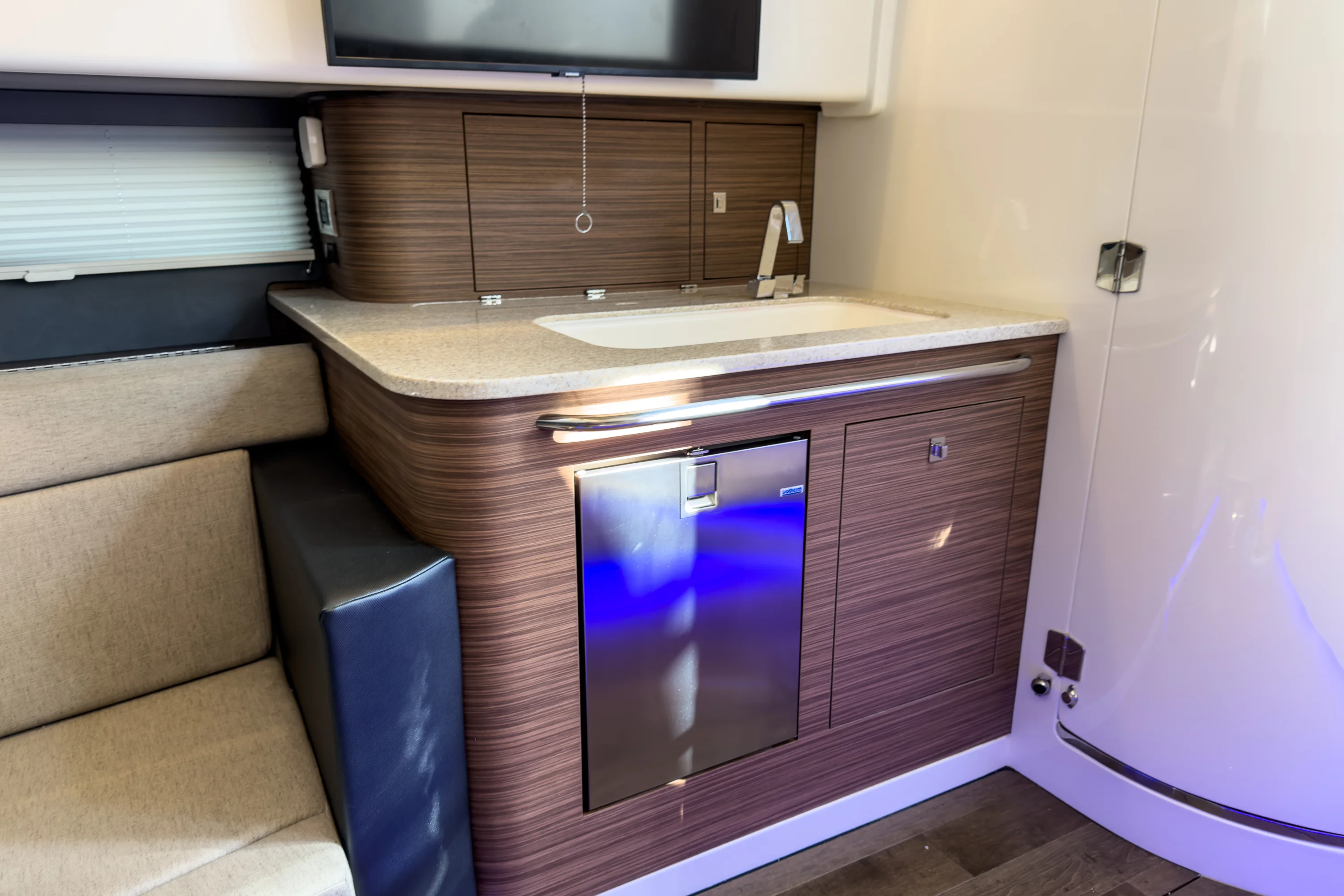 2026 Boston Whaler 420 Outrage Image Thumbnail #19