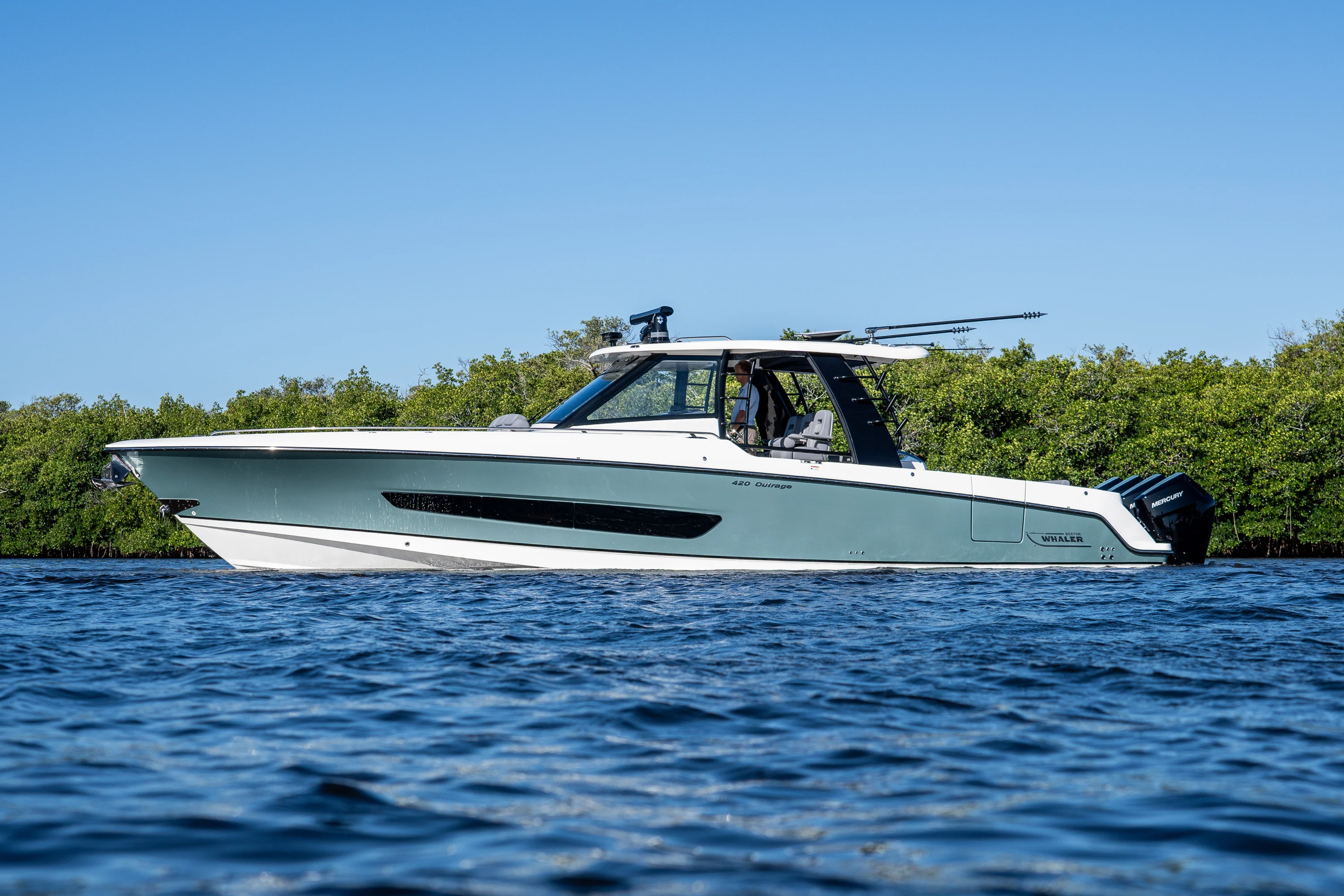 2026 Boston Whaler 420 Outrage Image Thumbnail #2