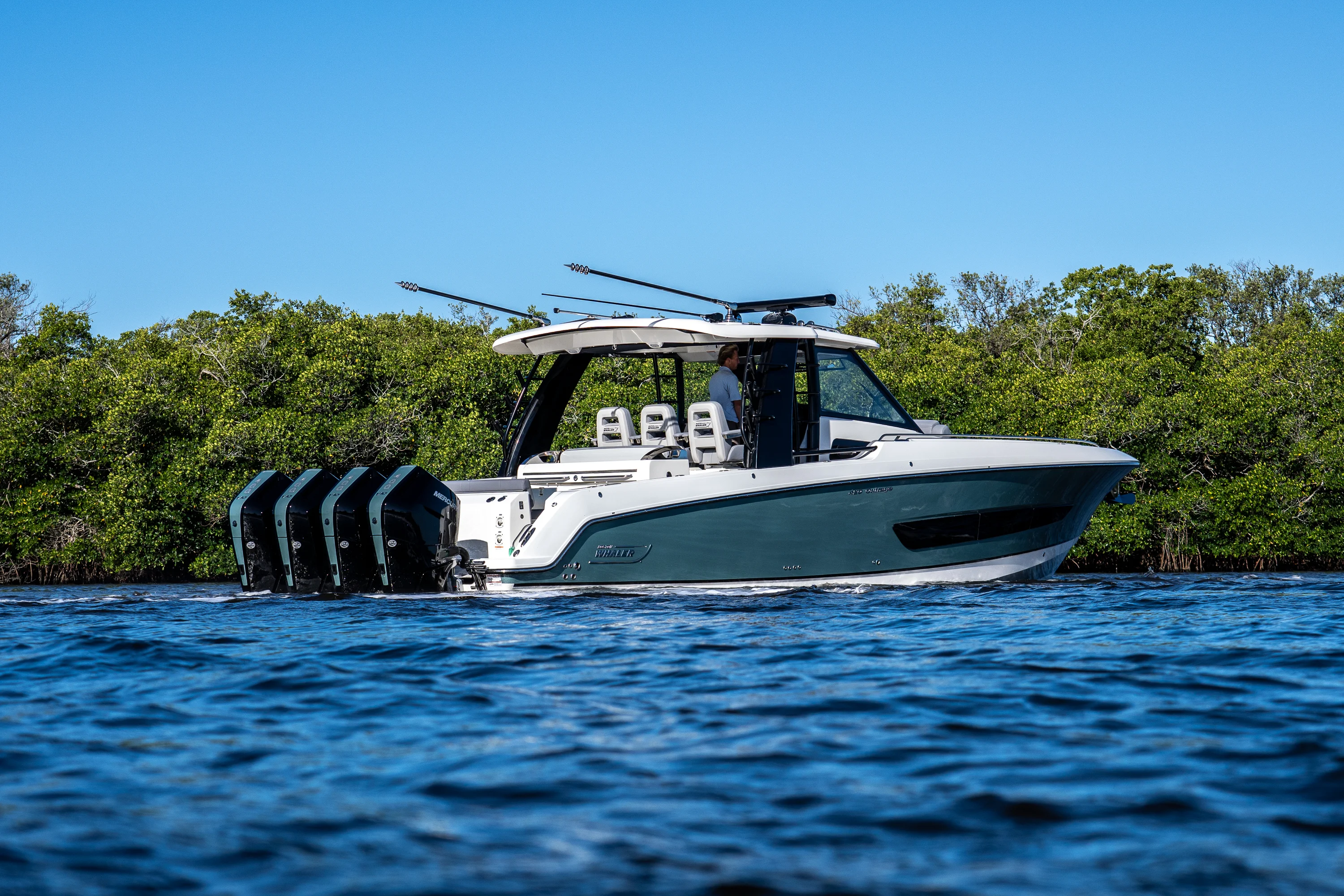 2026 Boston Whaler 420 Outrage Image Thumbnail #3