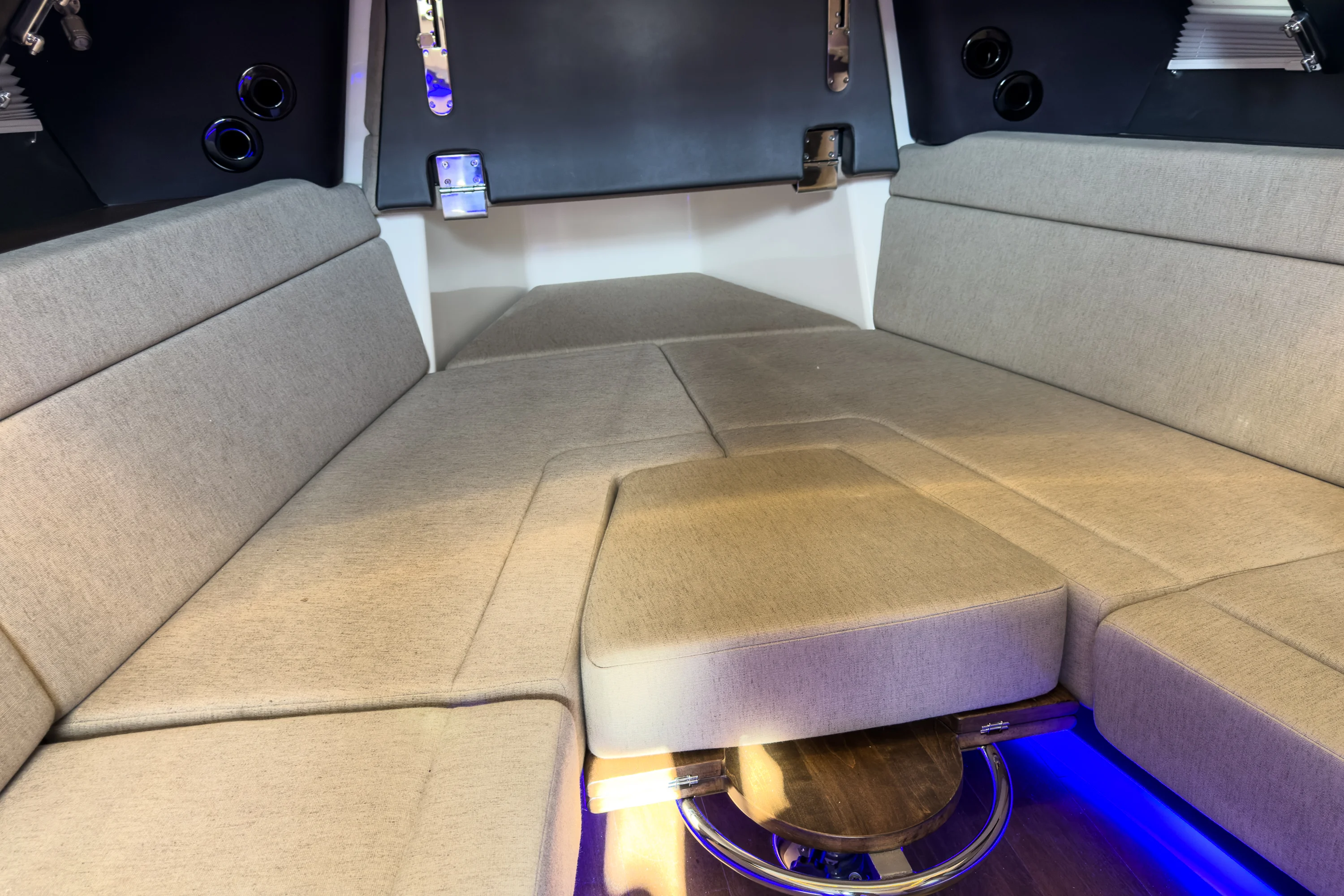 2026 Boston Whaler 420 Outrage Image Thumbnail #22