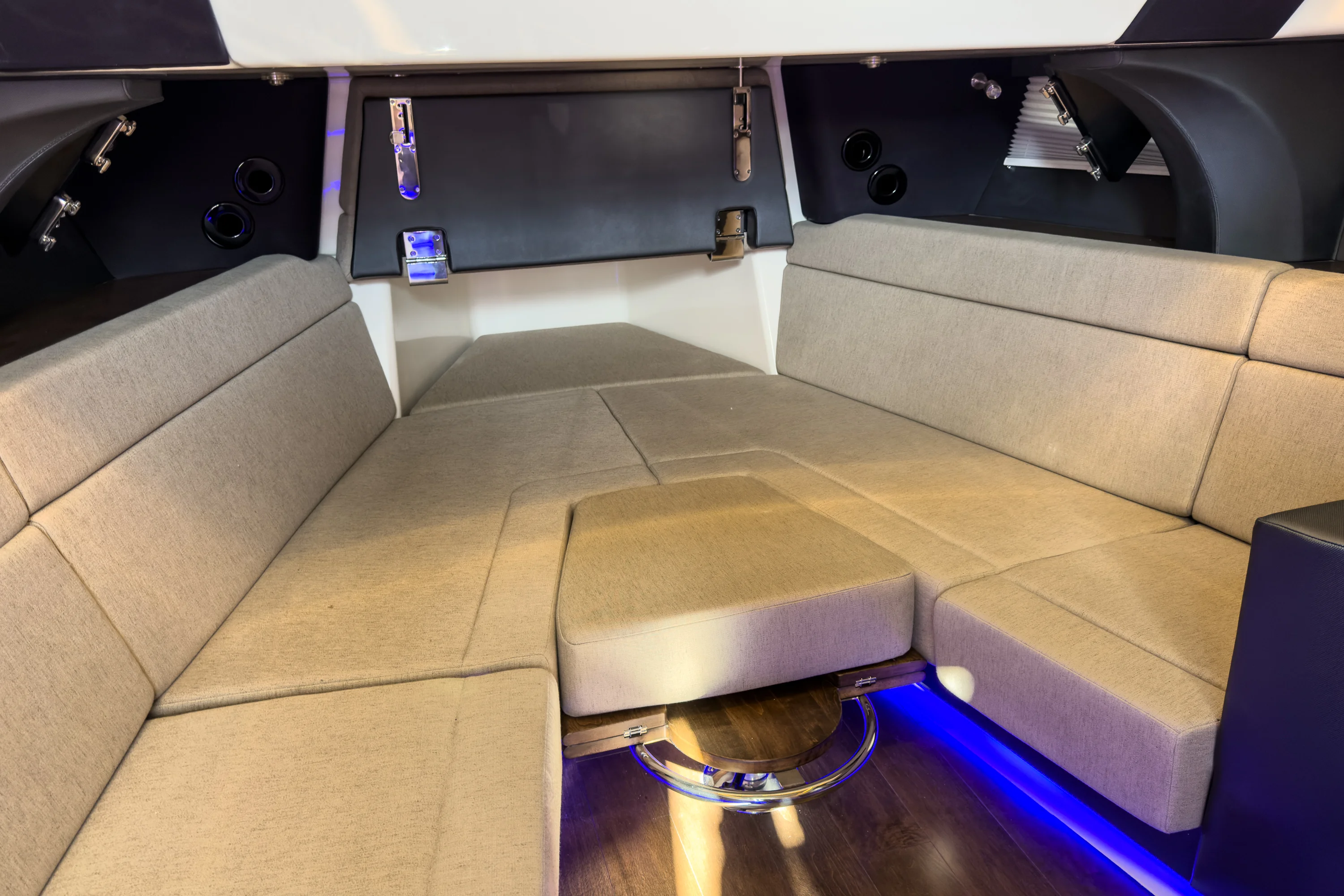 2026 Boston Whaler 420 Outrage Image Thumbnail #23