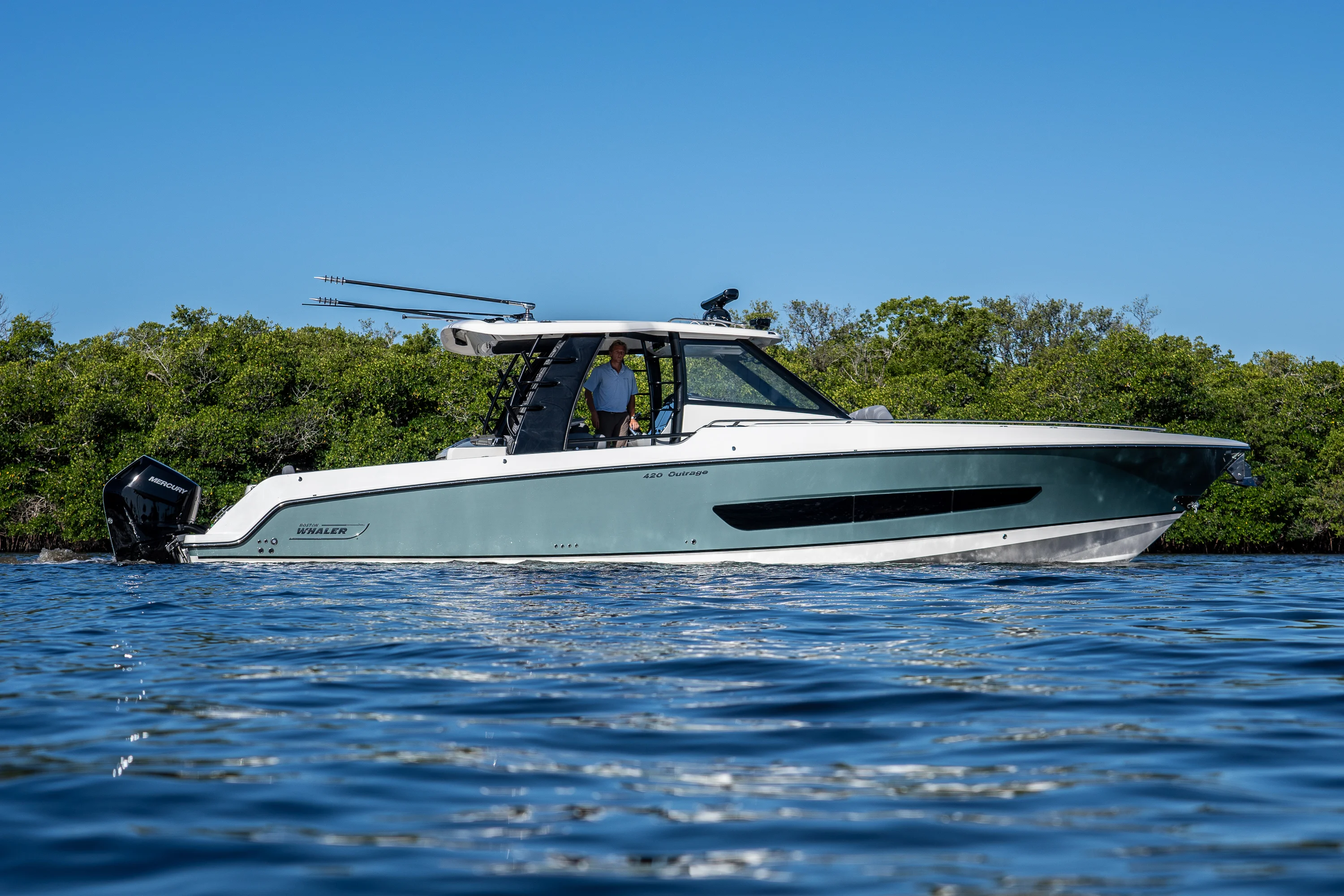 2026 Boston Whaler 420 Outrage Image Thumbnail #38