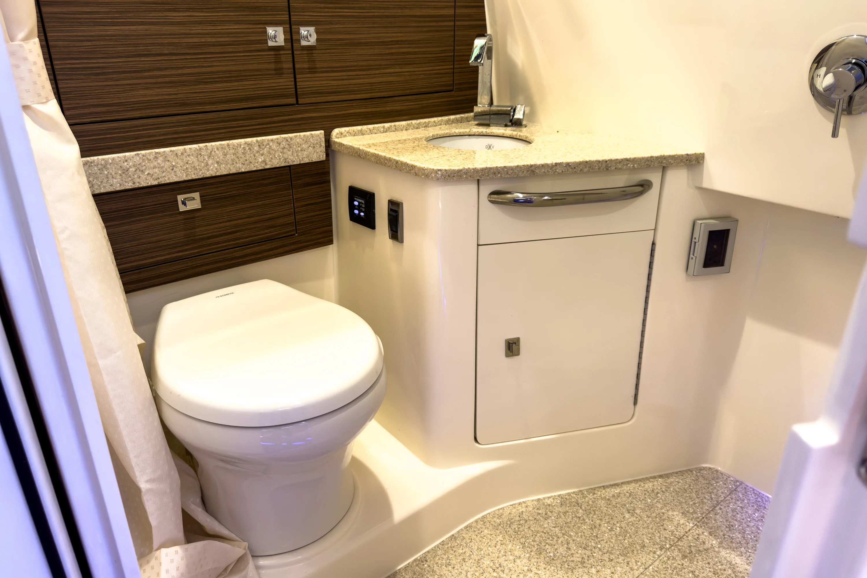 2026 Boston Whaler 420 Outrage Image Thumbnail #25