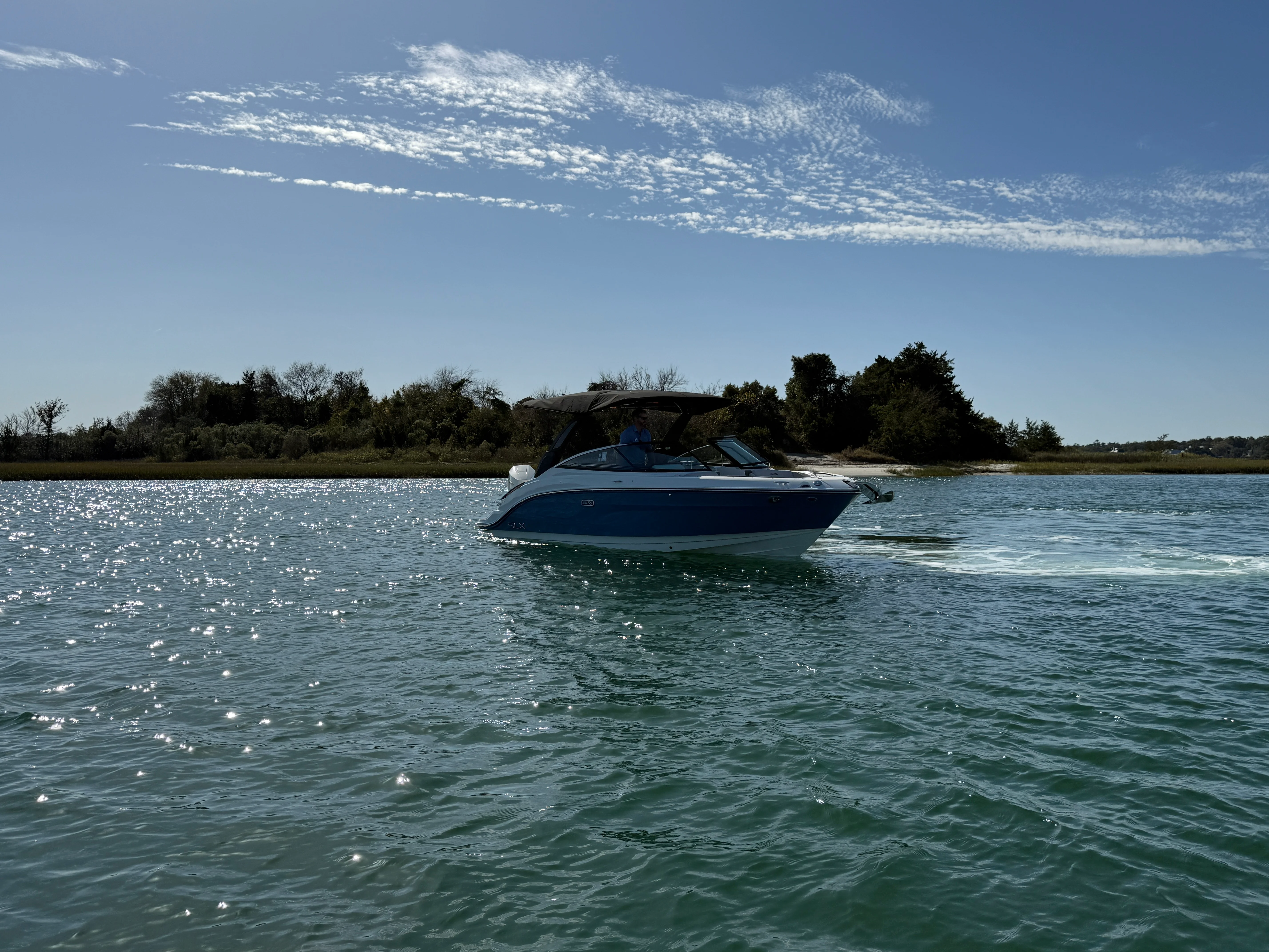 2026 Sea Ray SLX 260 Outboard Image Thumbnail #18