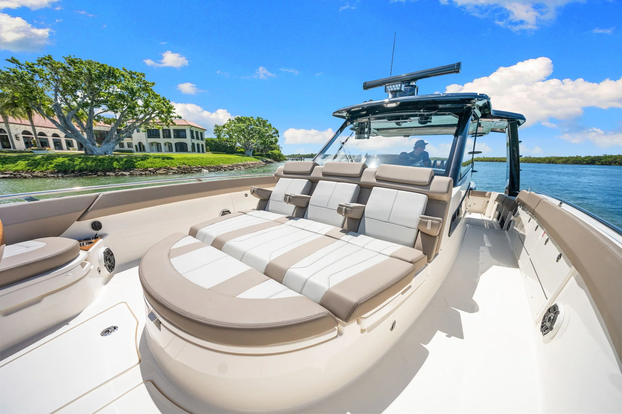 2026 Boston Whaler 420 Outrage Image Thumbnail #24