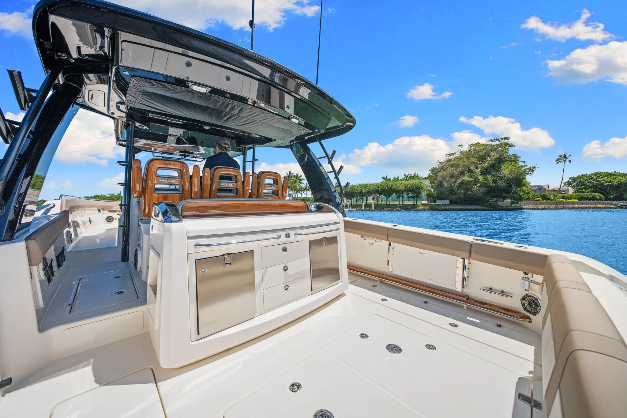 2026 Boston Whaler 420 Outrage Image Thumbnail #35