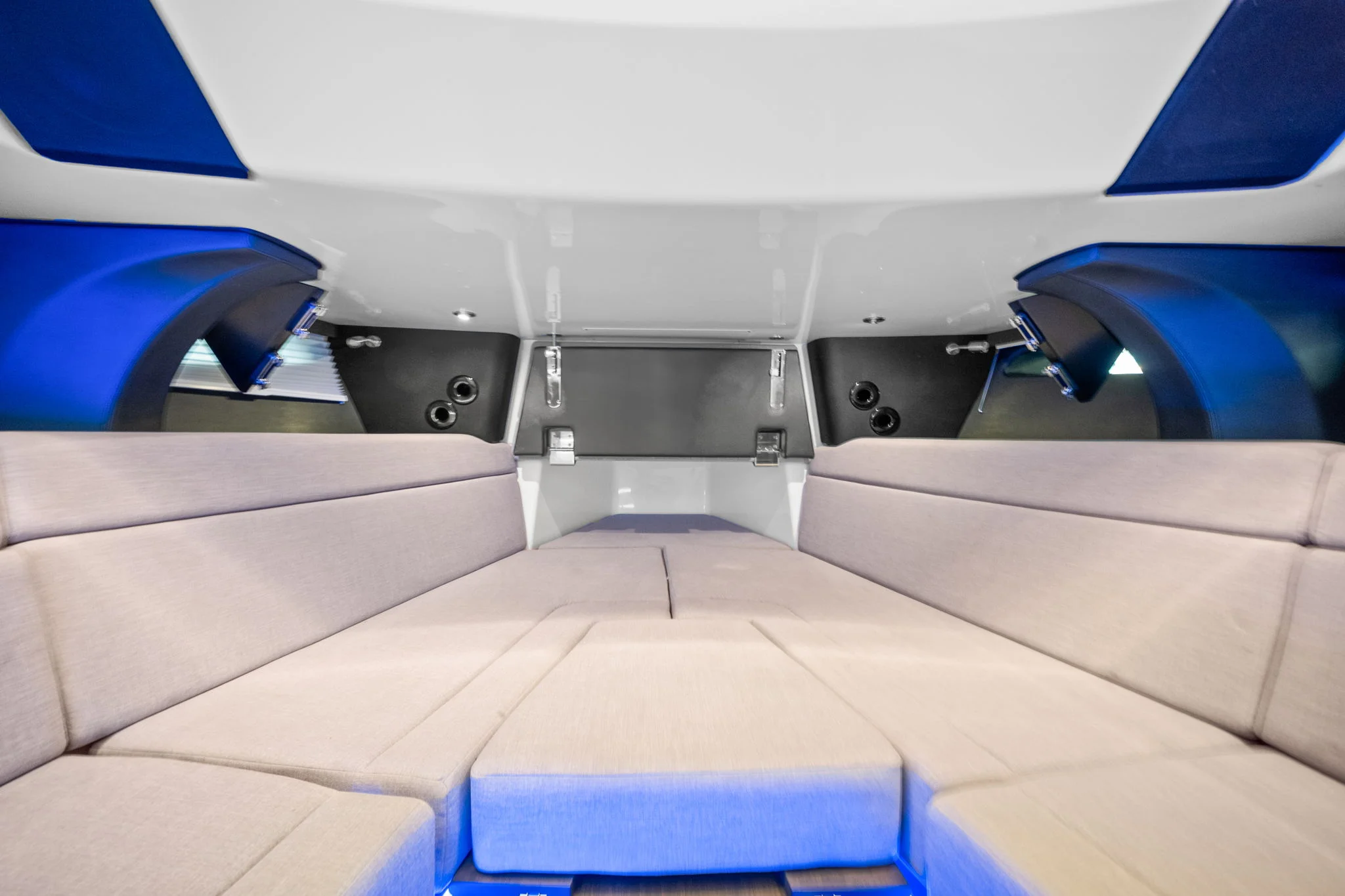 2026 Boston Whaler 420 Outrage Image Thumbnail #45