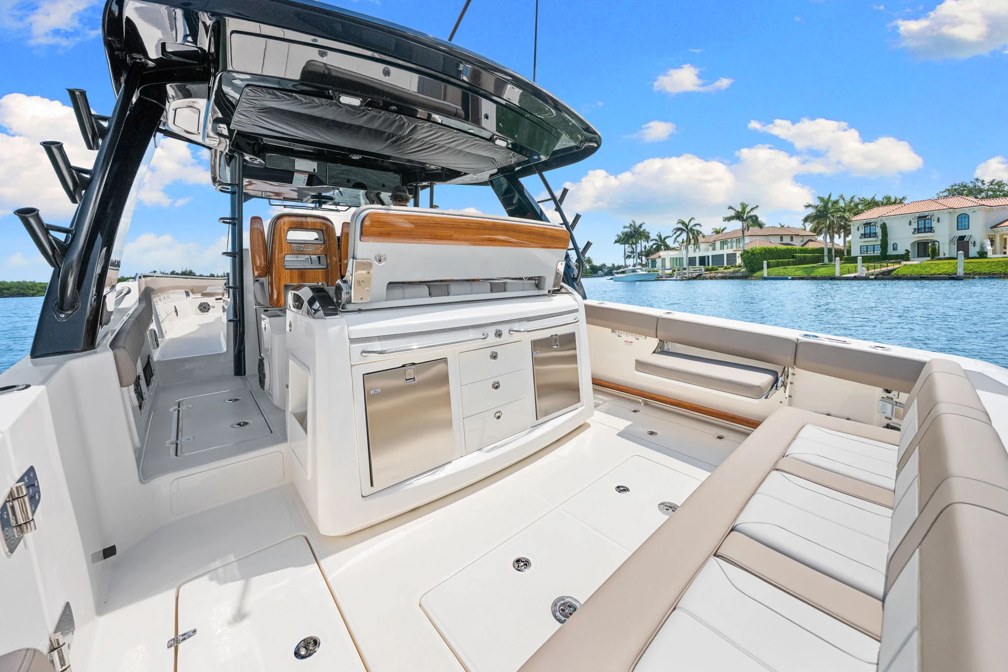 2026 Boston Whaler 420 Outrage Image Thumbnail #33