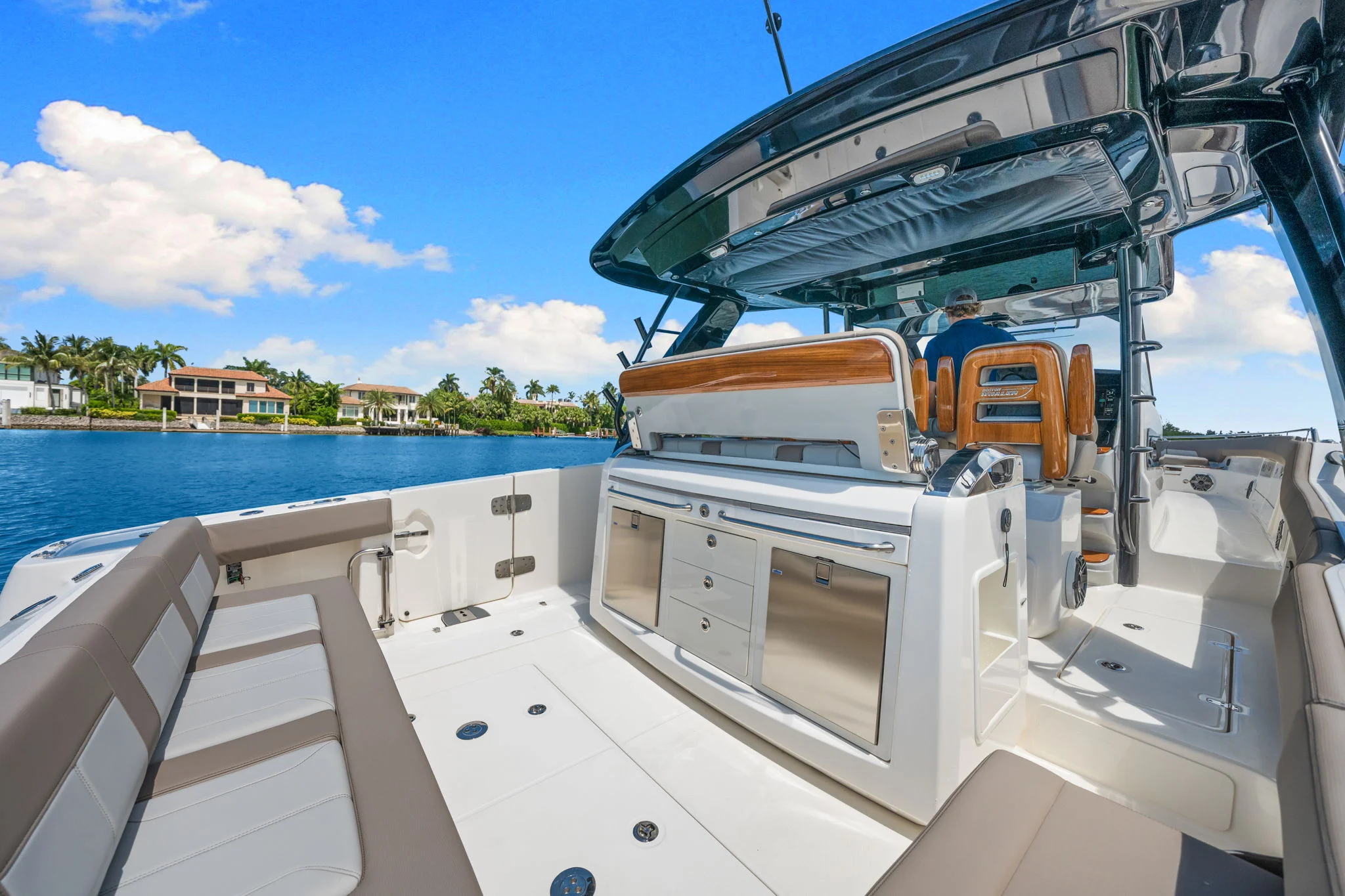 2026 Boston Whaler 420 Outrage Image Thumbnail #36