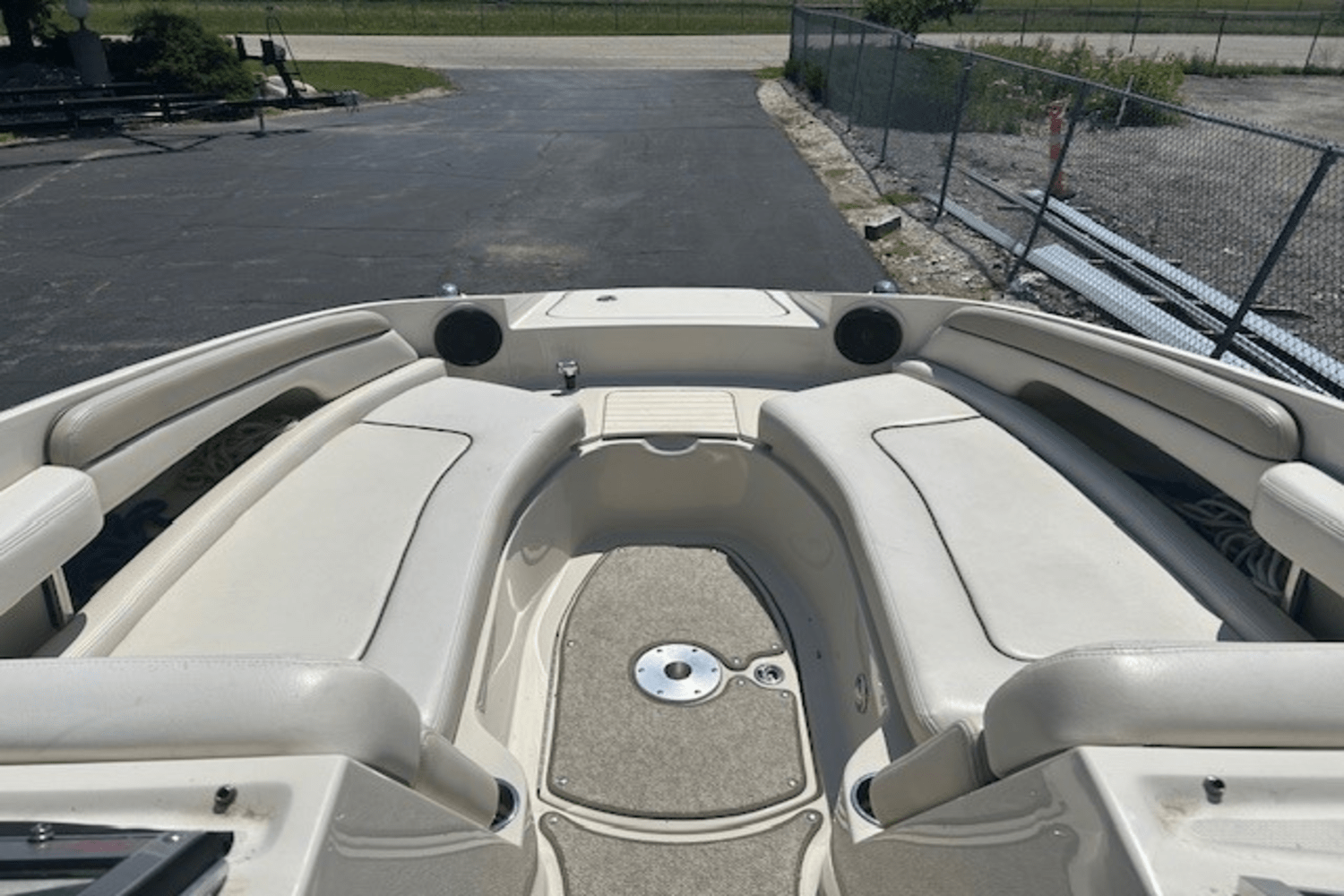 2010 Sea Ray 260 SUNDECK Image Thumbnail #2