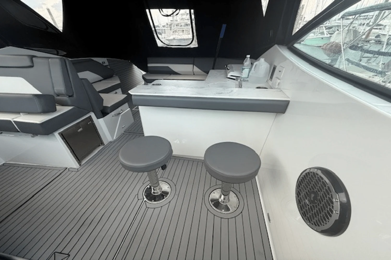 2020 Cruisers Yachts 38 GLS Image Thumbnail #6