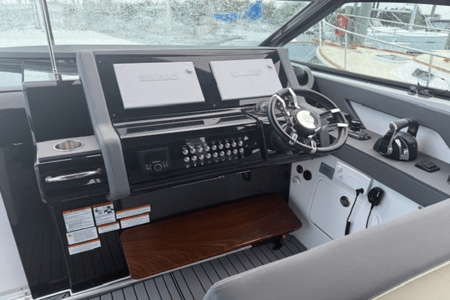2020 Cruisers Yachts 38 GLS Image Thumbnail #11