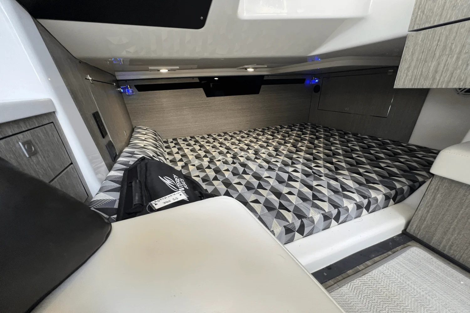 2022 Monterey 385 SUPER SPORT Image Thumbnail #19