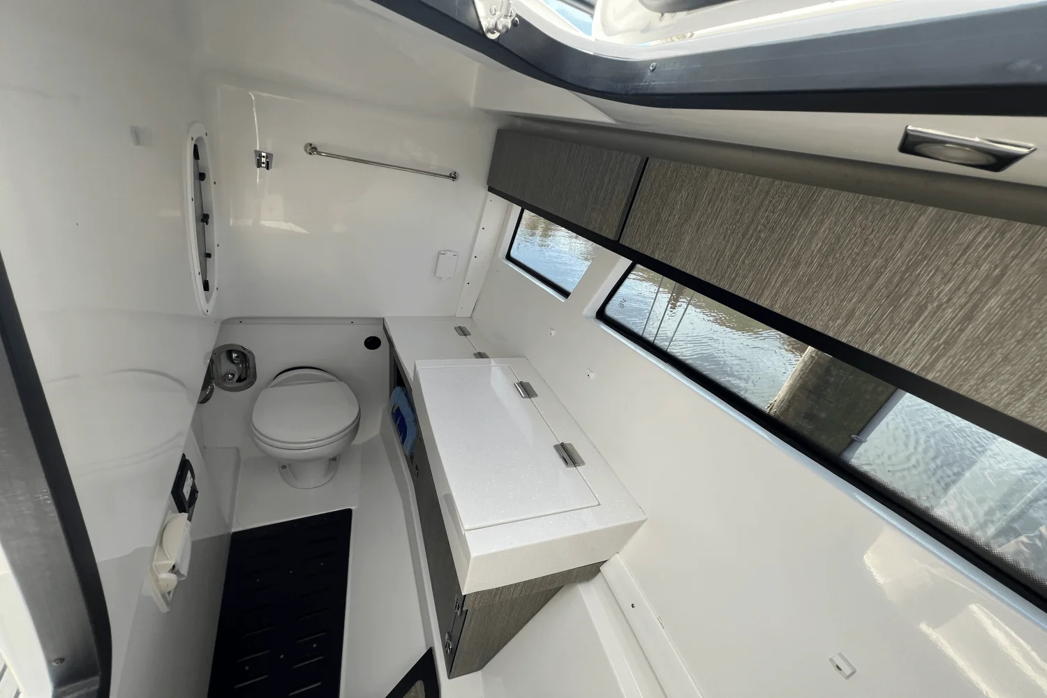 2022 Monterey 385 SUPER SPORT Image Thumbnail #23